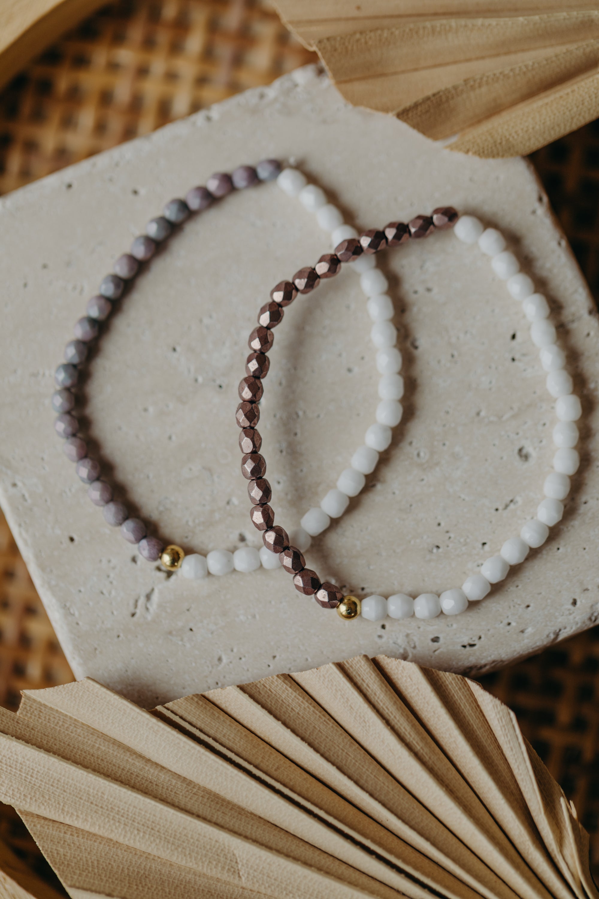 two-tone glass bead bracelet blue & cream