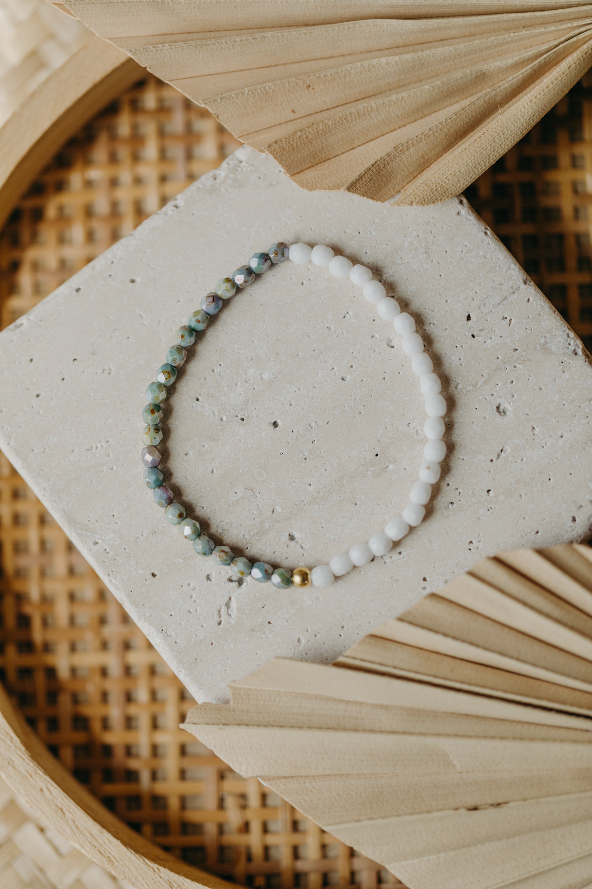 two-tone glass bead bracelet blue & cream