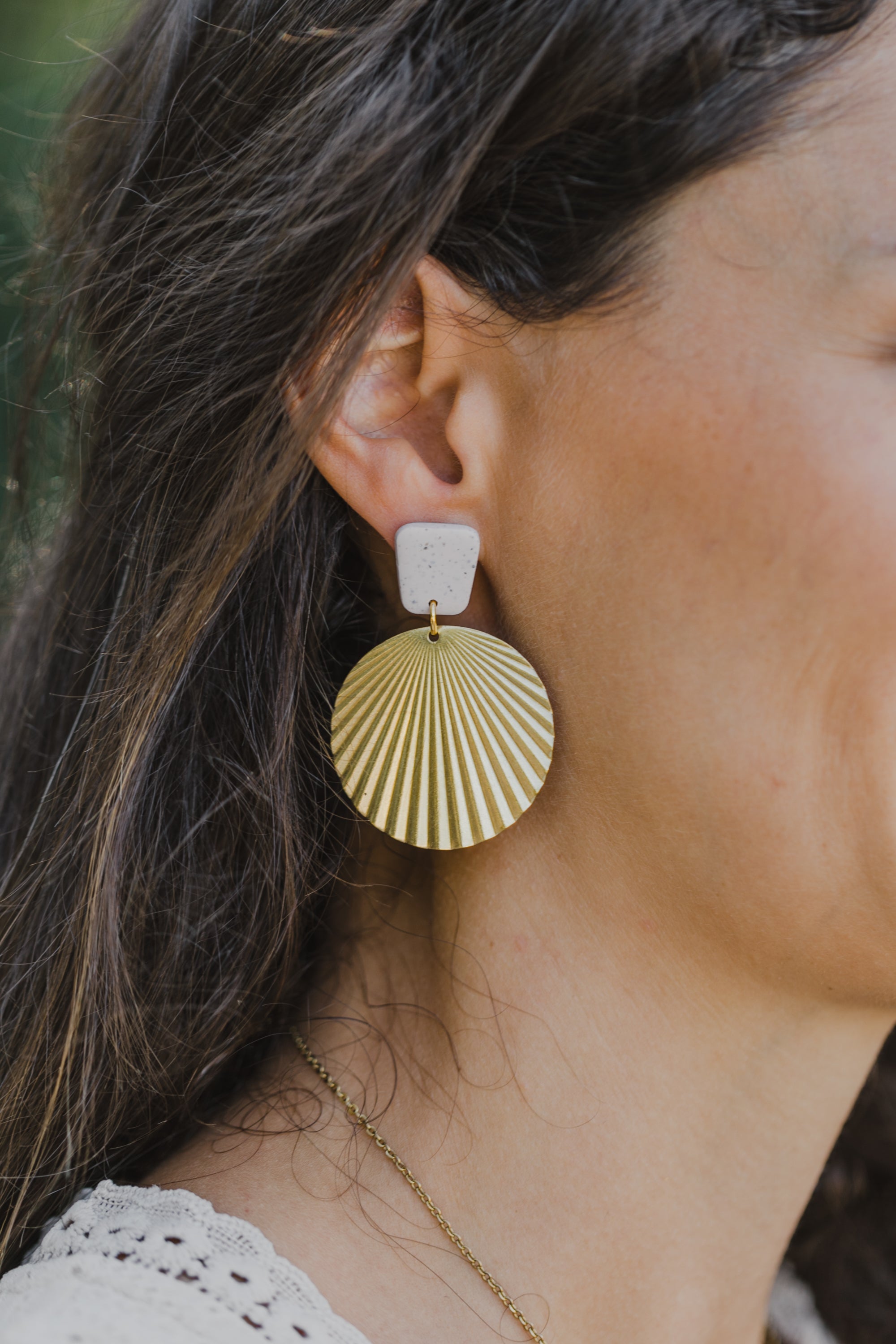 ANI - große Muschel Ohrringe aus Polymer Ton Ohrringe mit rundem Messinganhänger