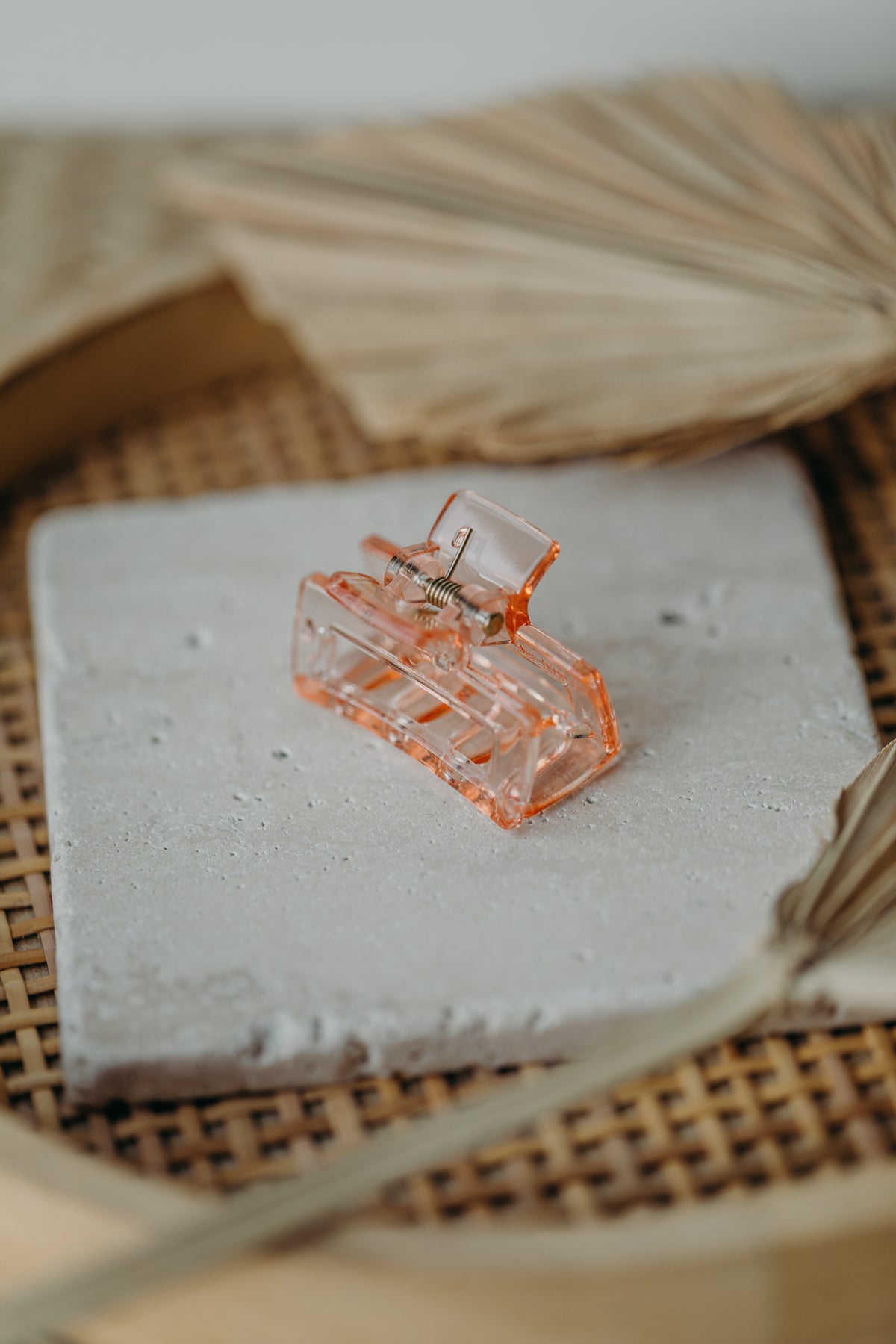 kleine Haarspange in apricot transparent