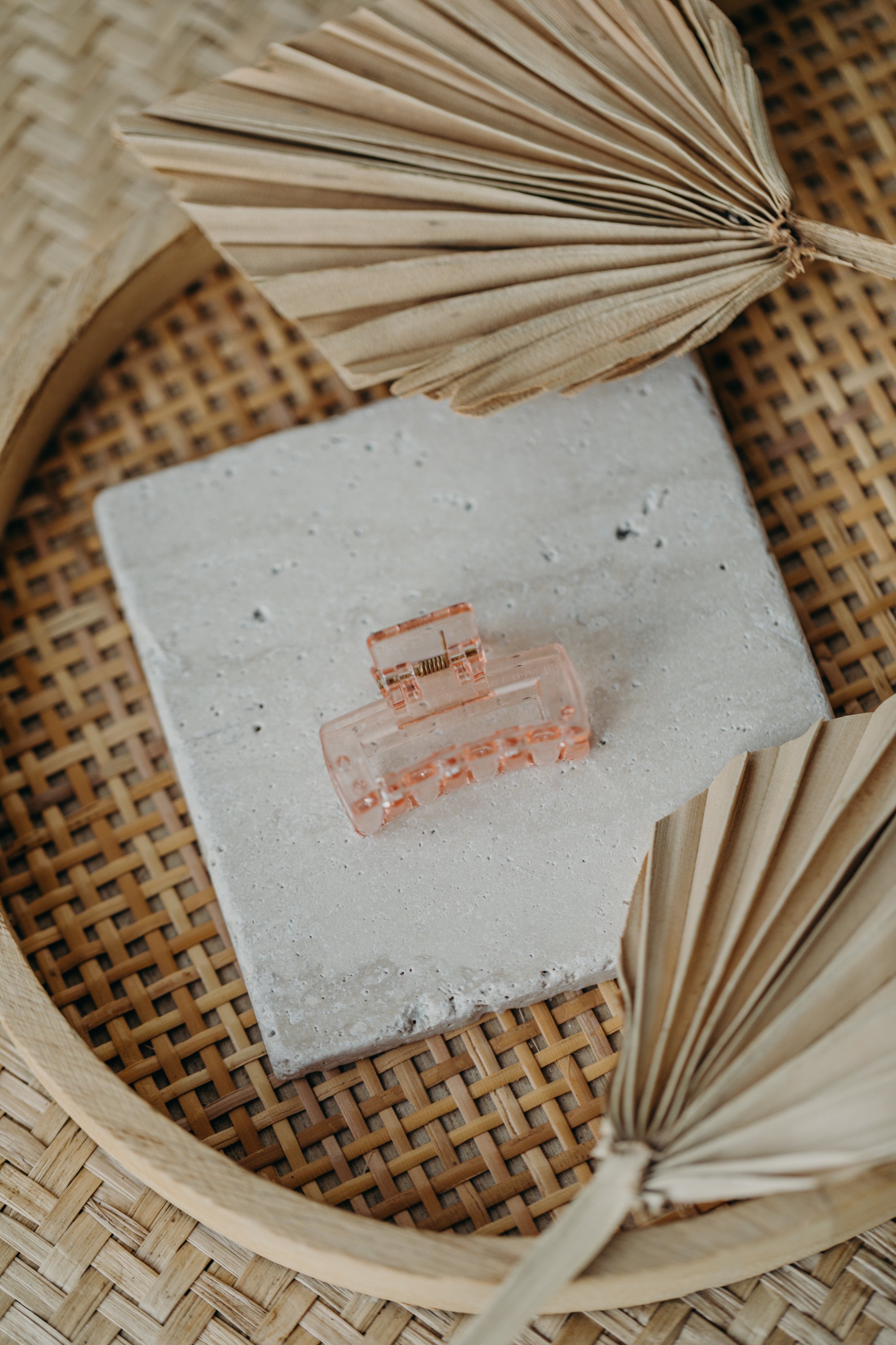 small hair clip in apricot matt