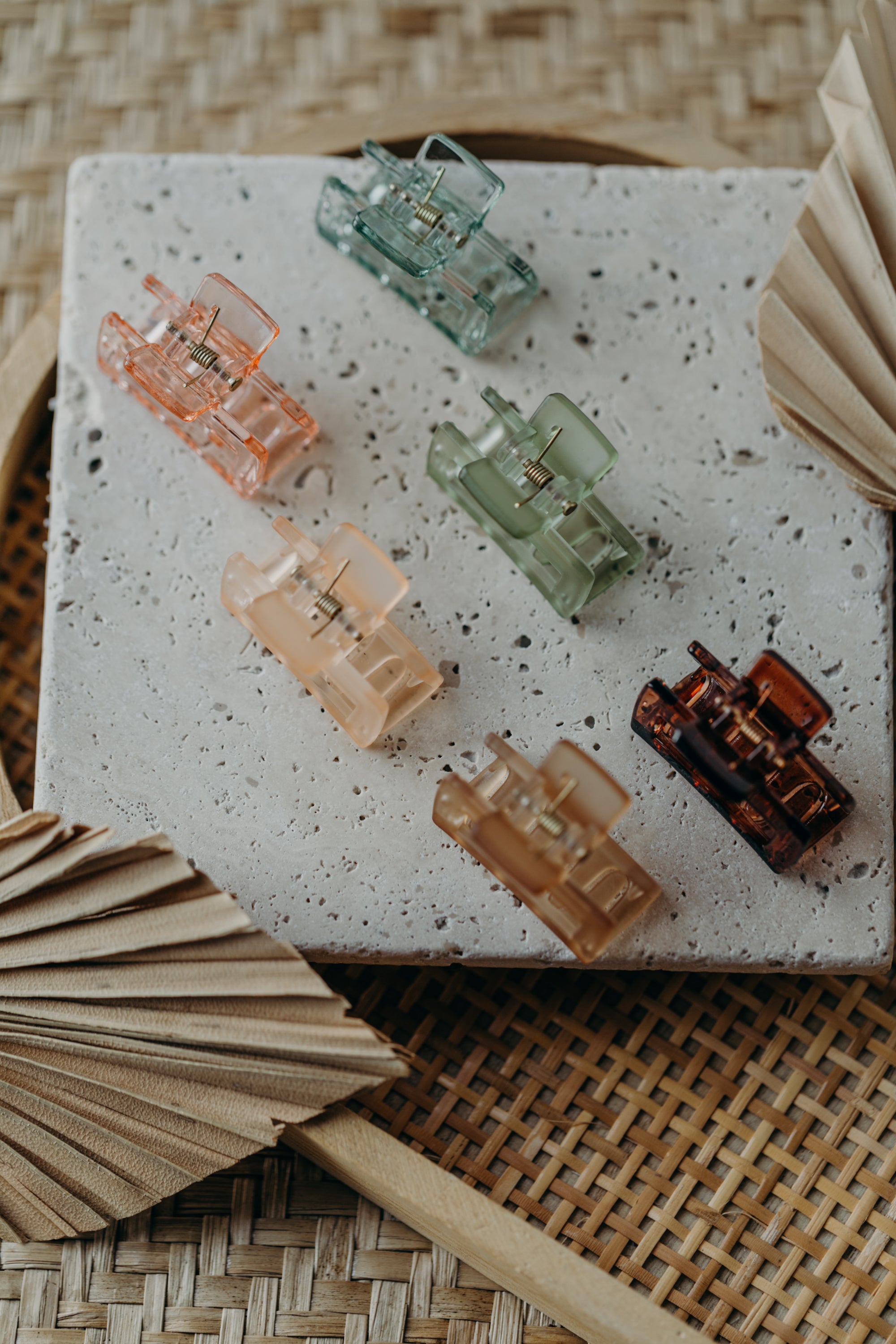 small hair clip in apricot matt