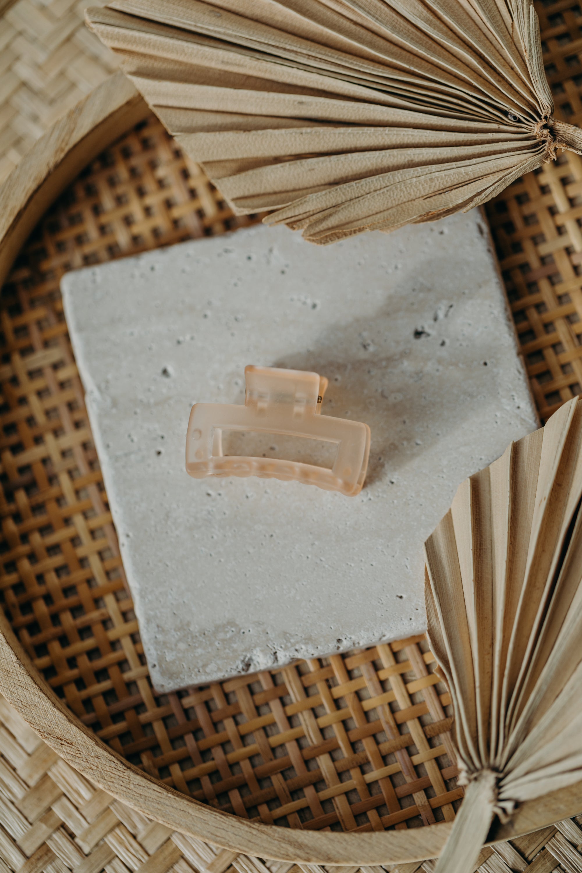 small hair clip in apricot matt