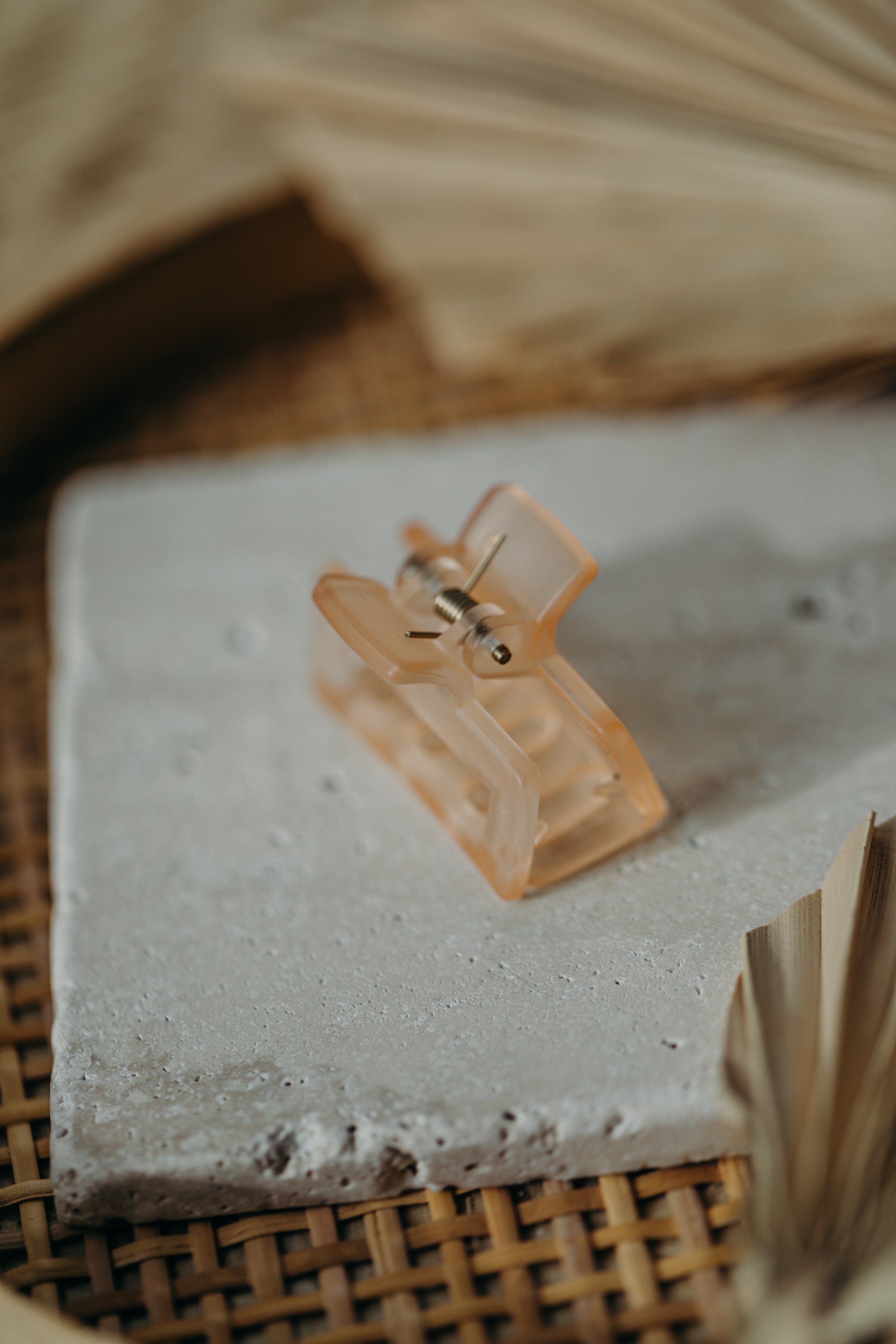 small hair clip in apricot matt