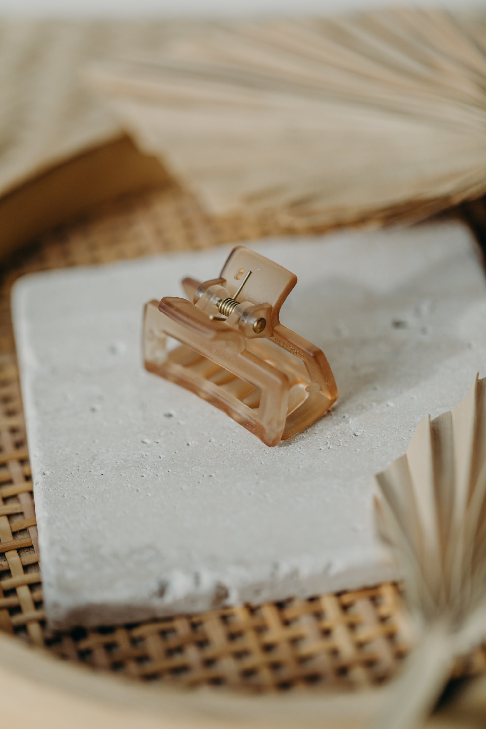 small hair clip in light brown matte