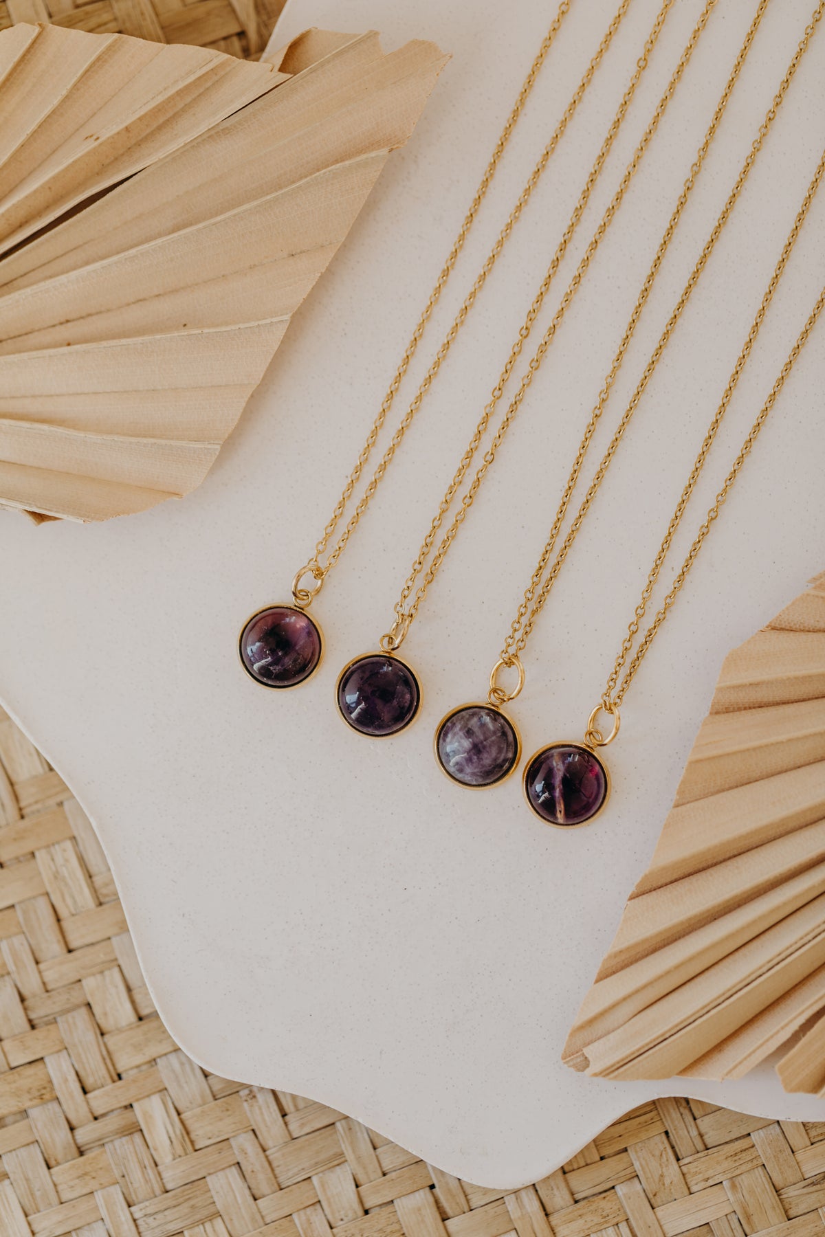 Halskette mit lila Amethyst Edelstein (12 mm)