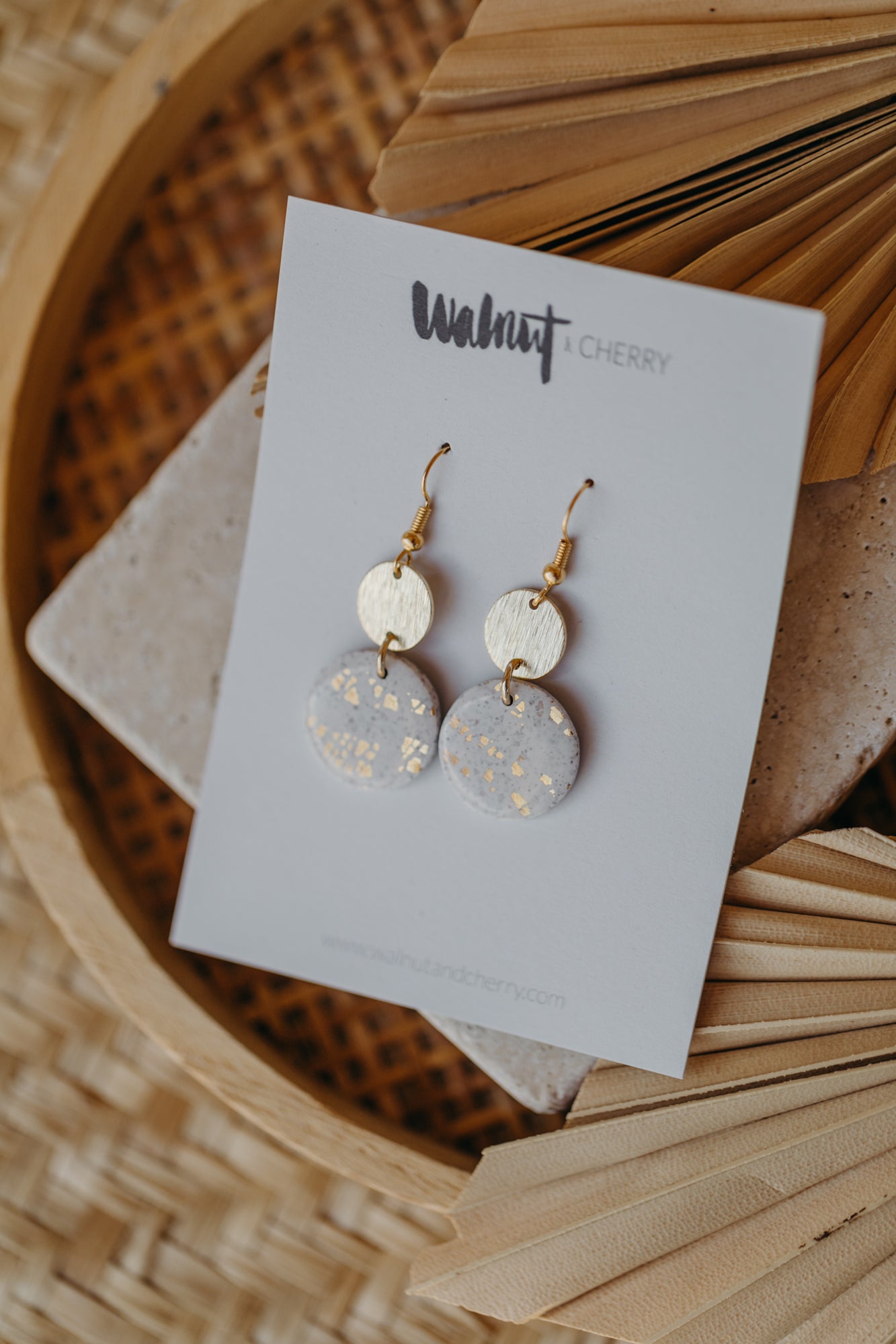 helle Polymer Ton Ohrringe mit Blattgold