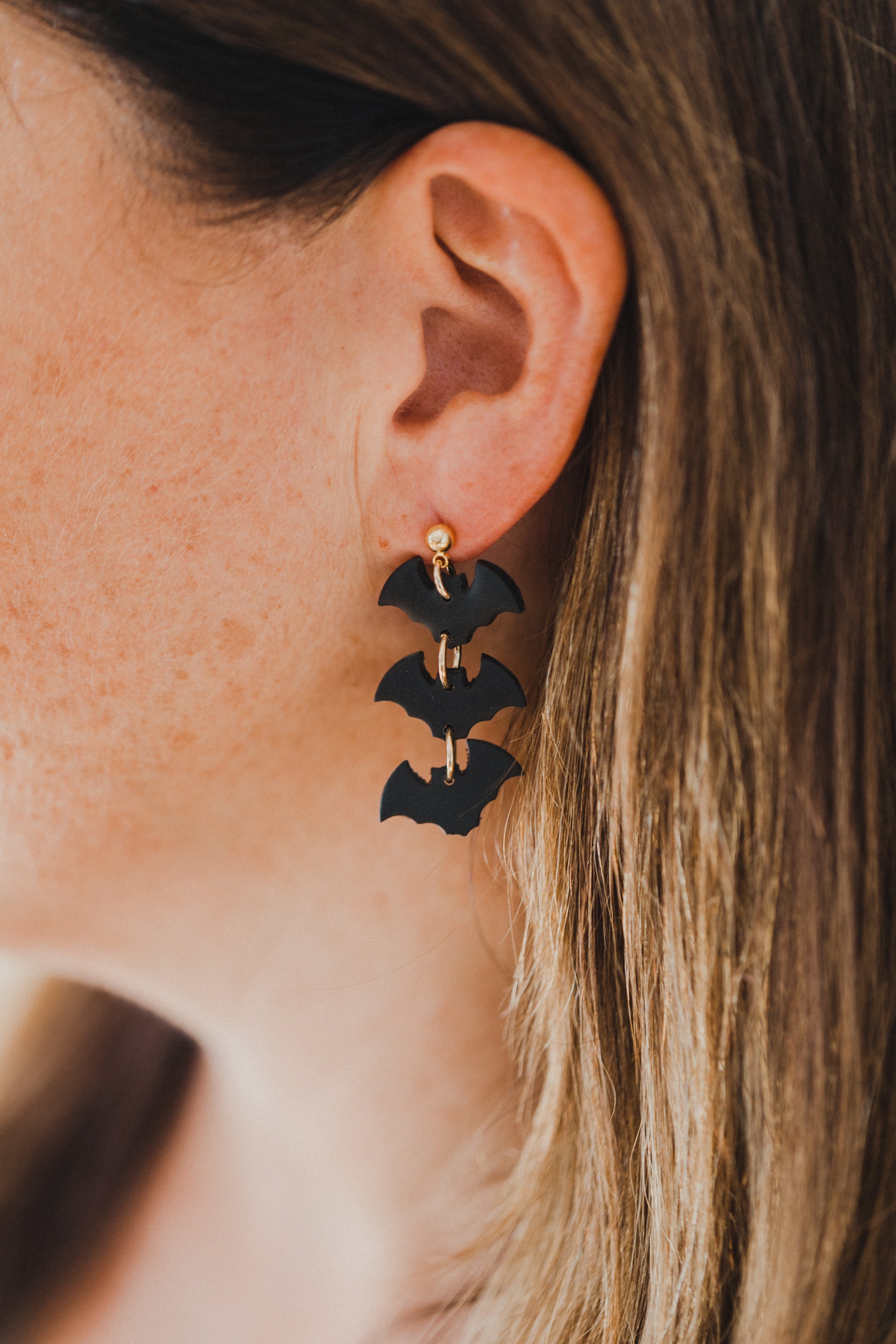 WREN - schwarze Fledermaus Ohrringe aus Polymer Ton