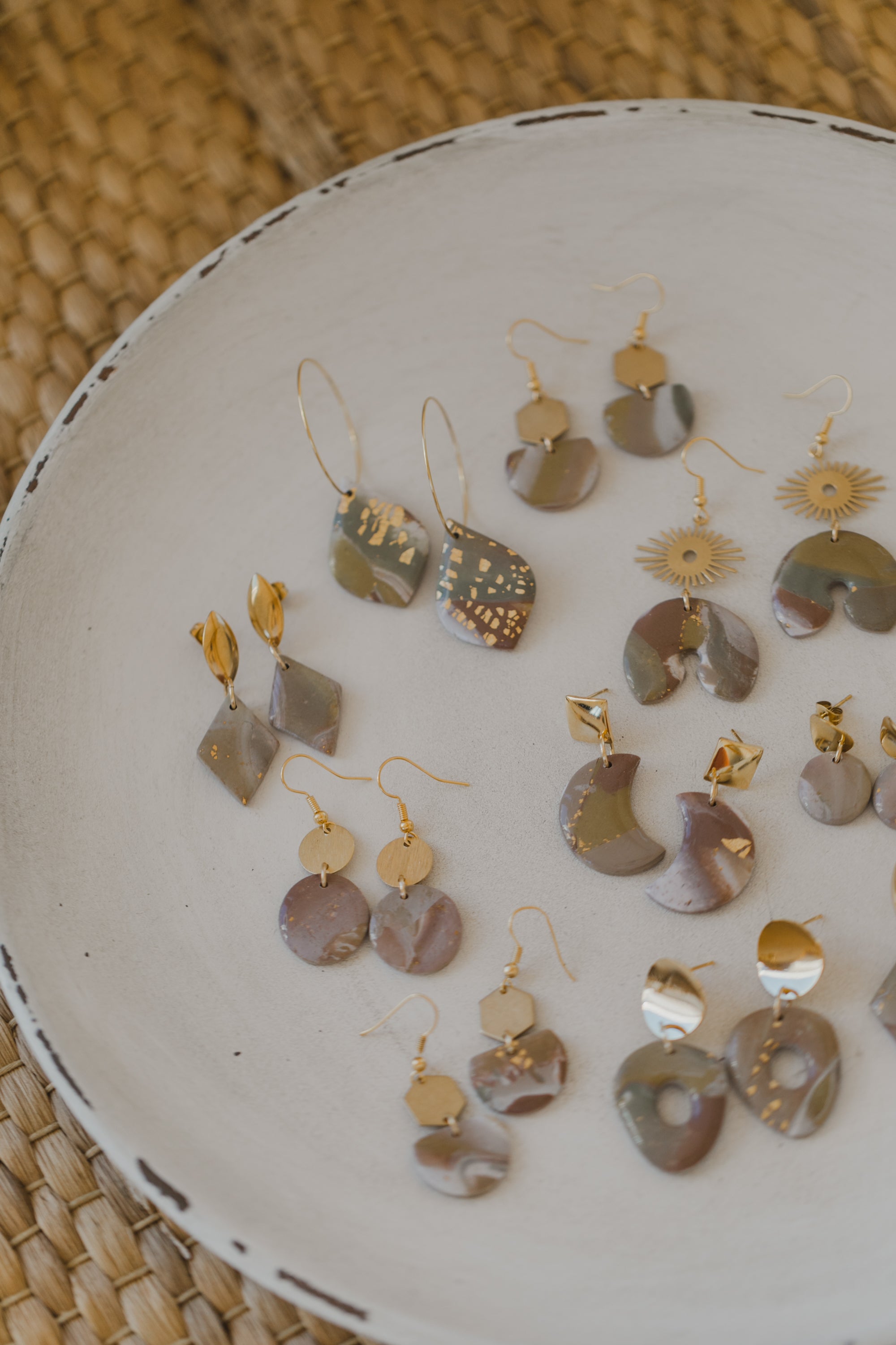 glänzende Polymer Ton Rauten Ohrringe in Herbstfarben