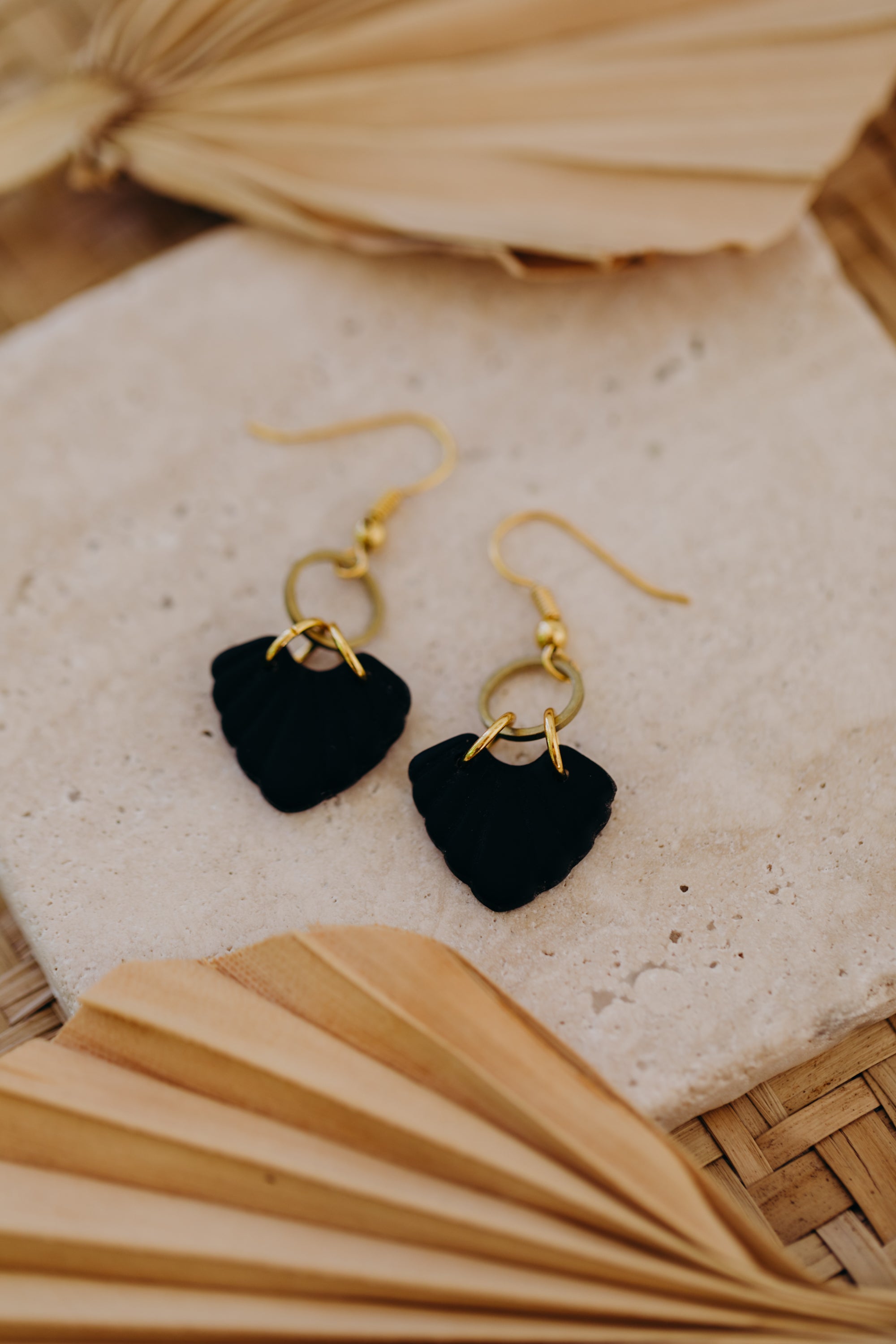 MARJA - small drop earrings gold