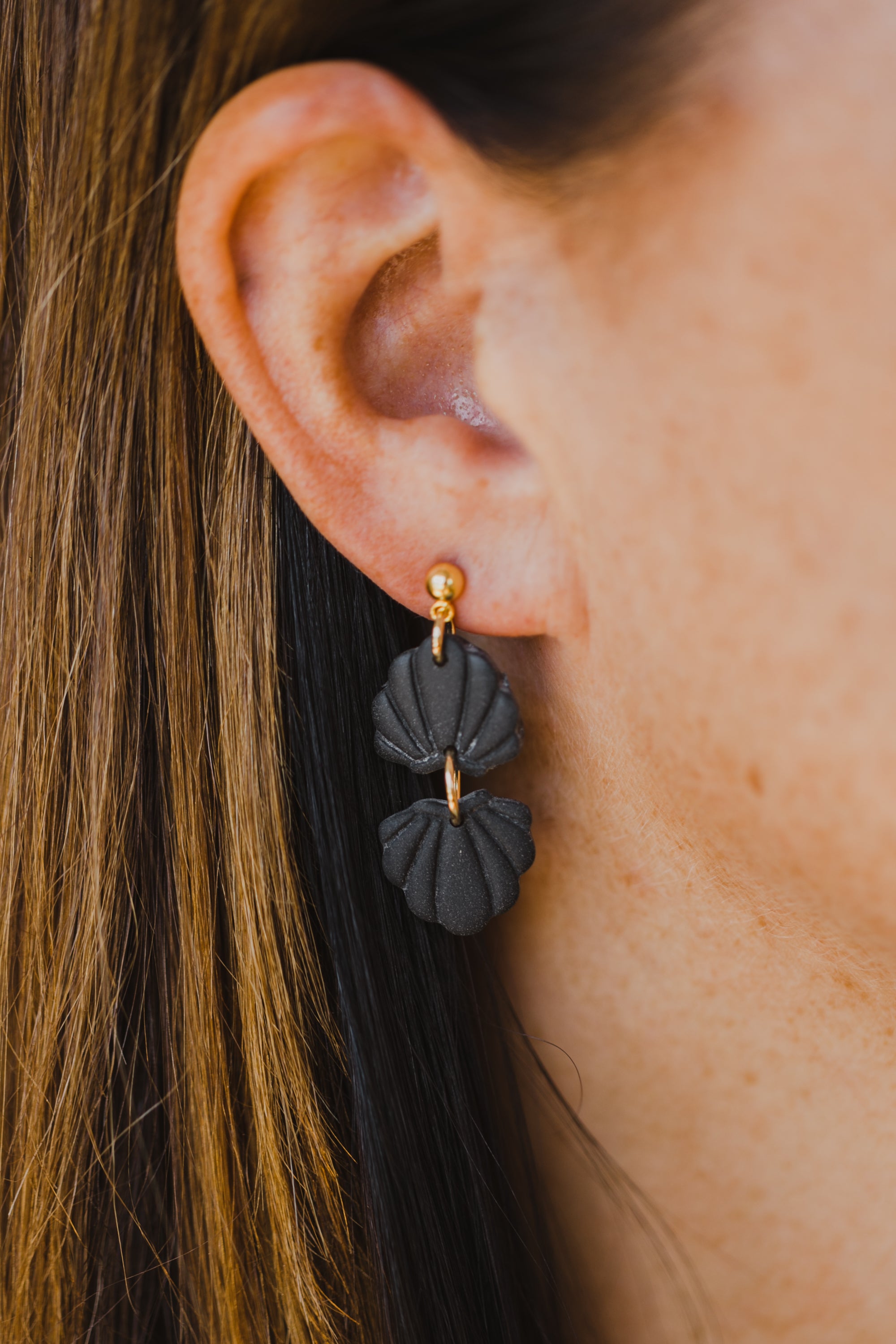 MARJA - small drop earrings gold