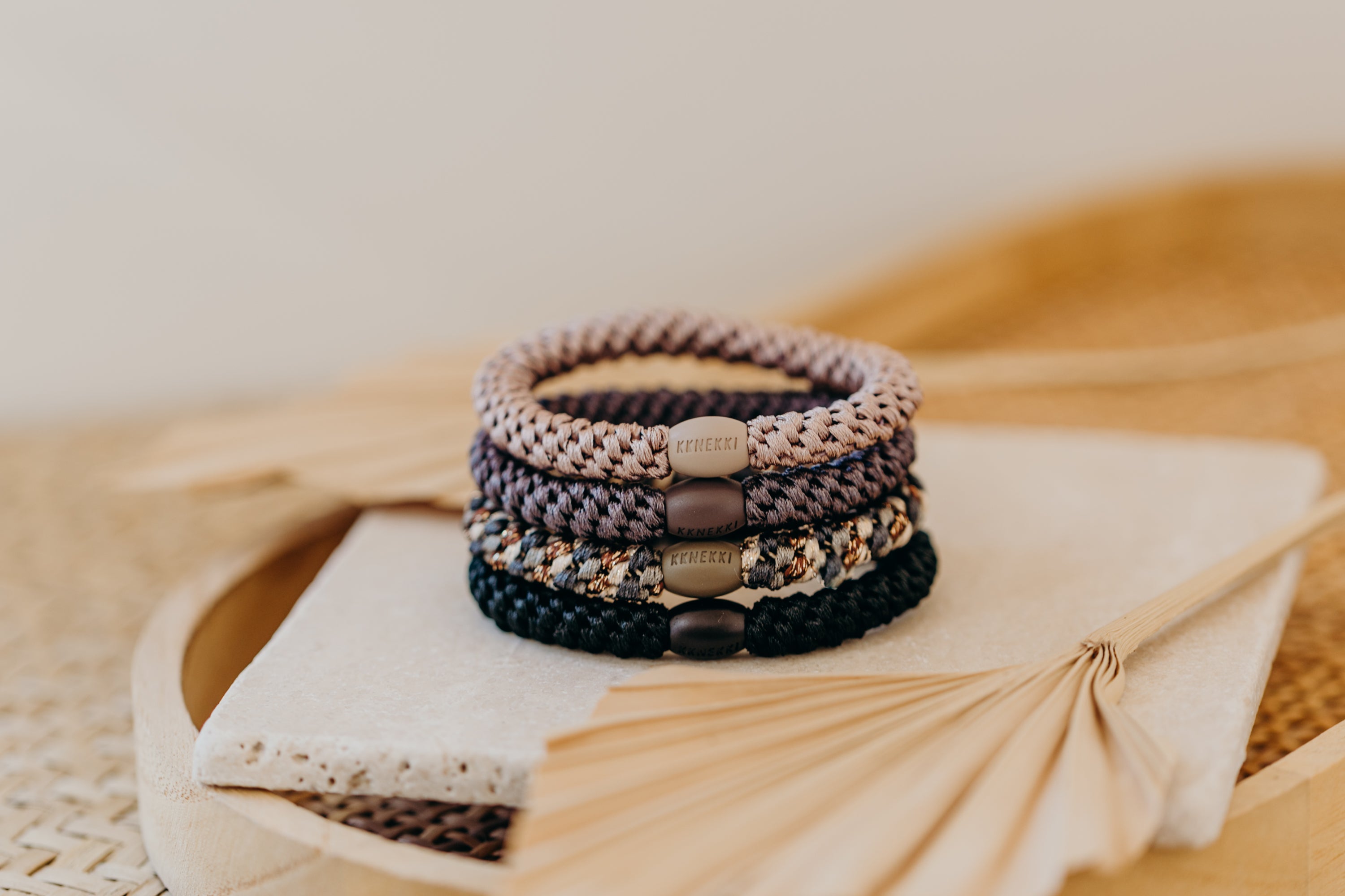 KKNEKKI Hair Tie Set 008: 4 hair ties in a set in shades of brown and black