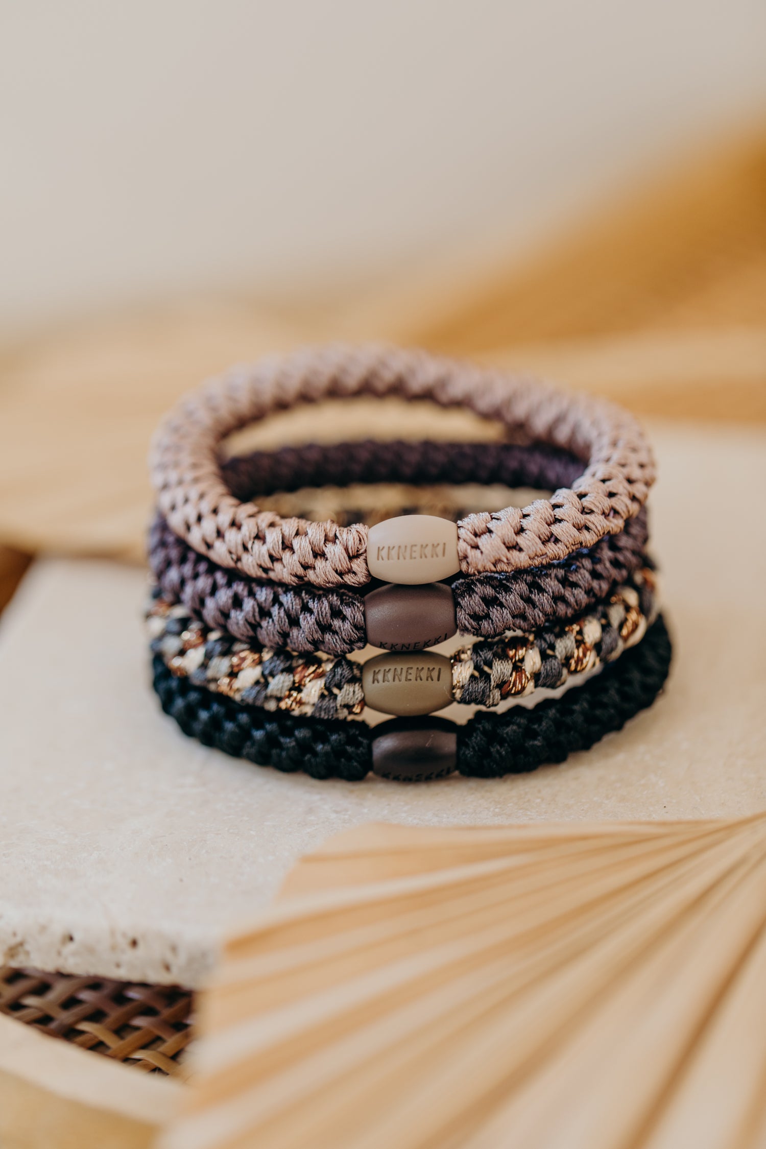 KKNEKKI Hair Tie Set 008: 4 hair ties in a set in shades of brown and black