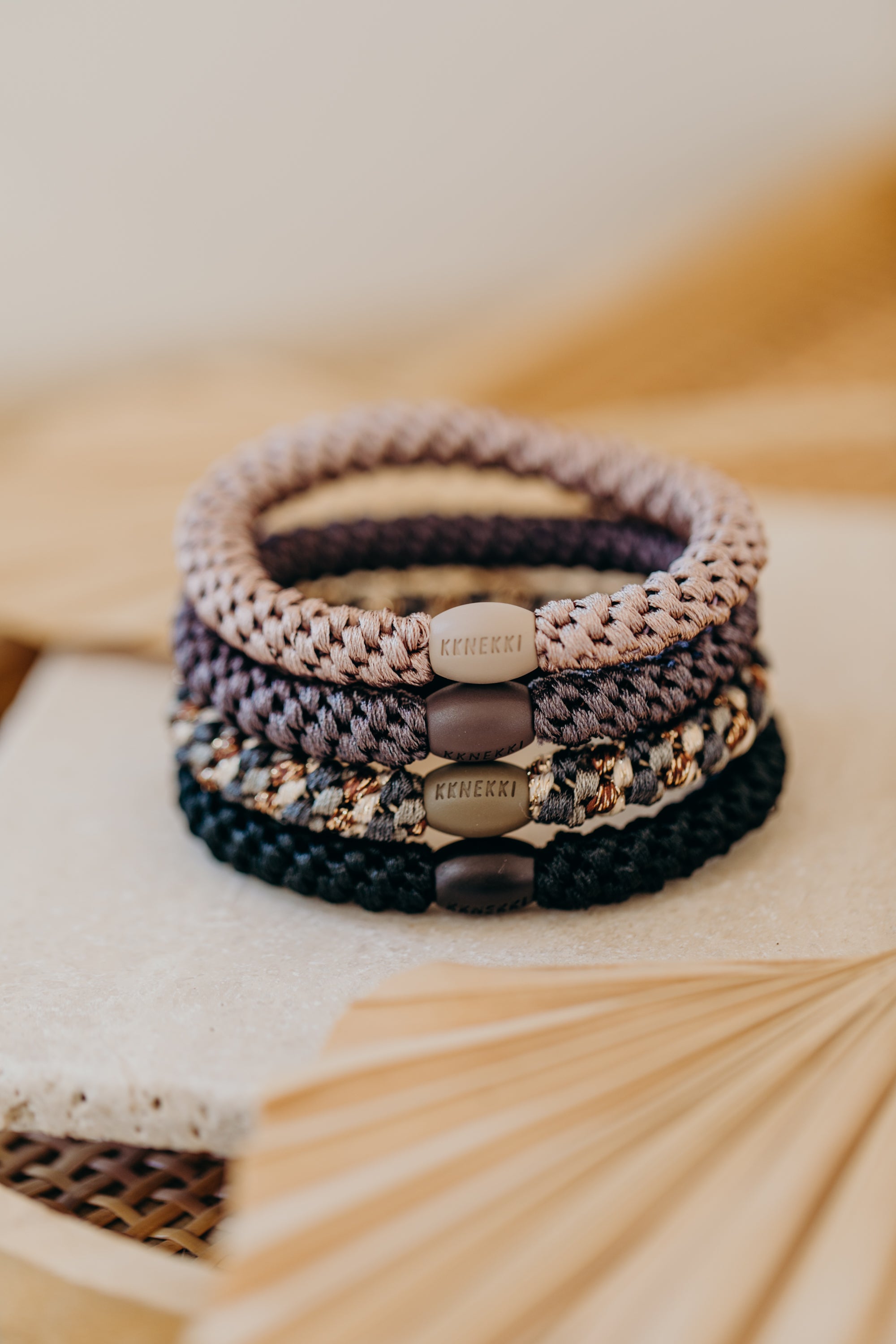 KKNEKKI Hair Tie Set 008: 4 hair ties in a set in shades of brown and black