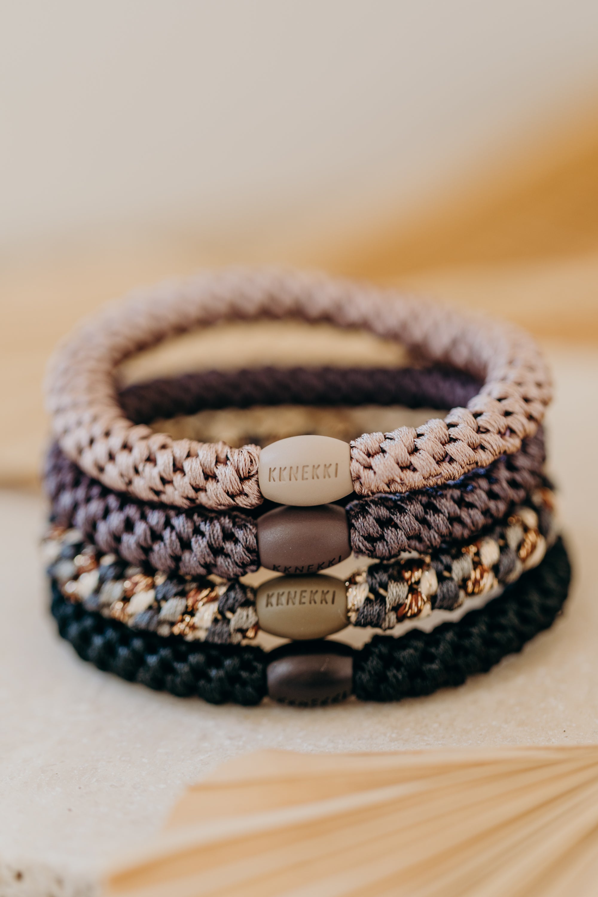KKNEKKI Hair Tie Set 008: 4 hair ties in a set in shades of brown and black