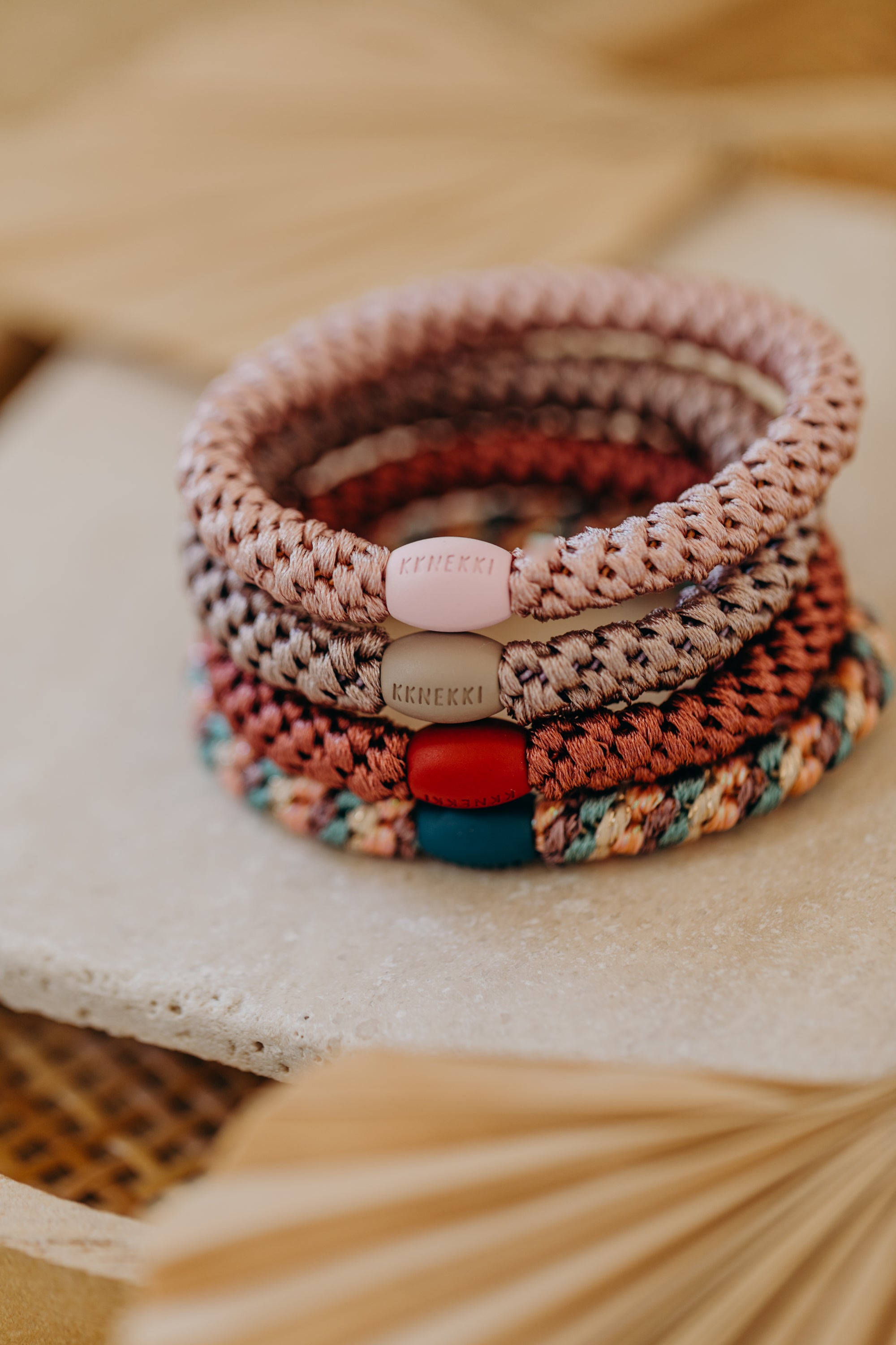 KKNEKKI Hair Tie Set 003: 4 hair ties in a set in pink and red tones