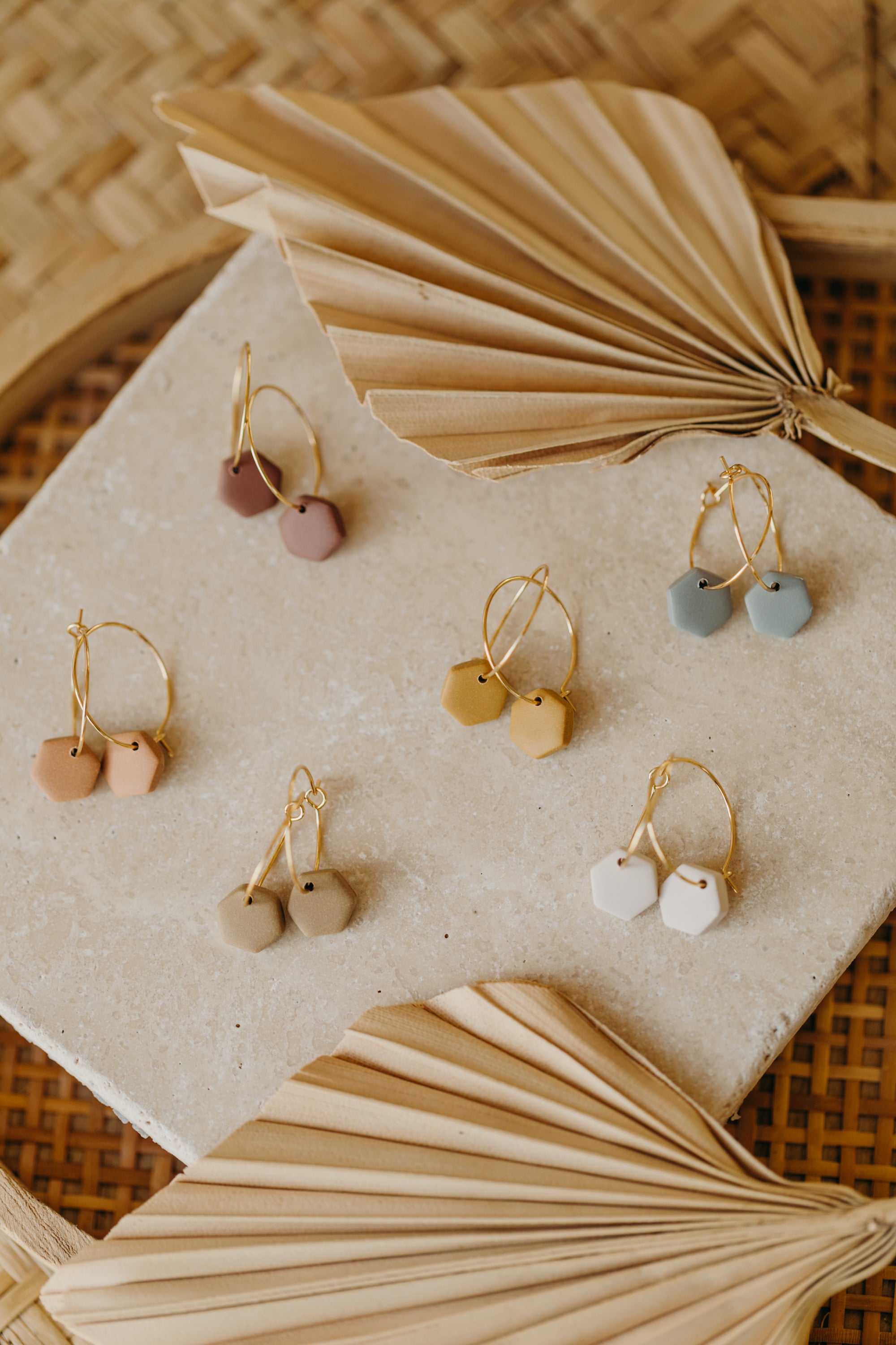 KLEA - kleine Creolen mit sechseckigem Polymer Ton Anhänger