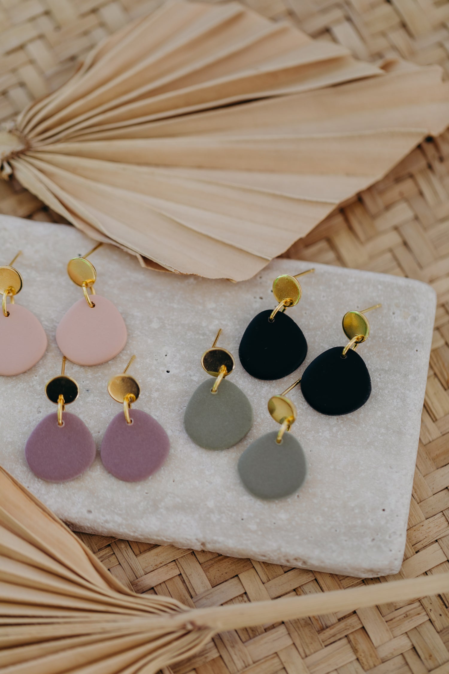 MARJA - small drop earrings gold