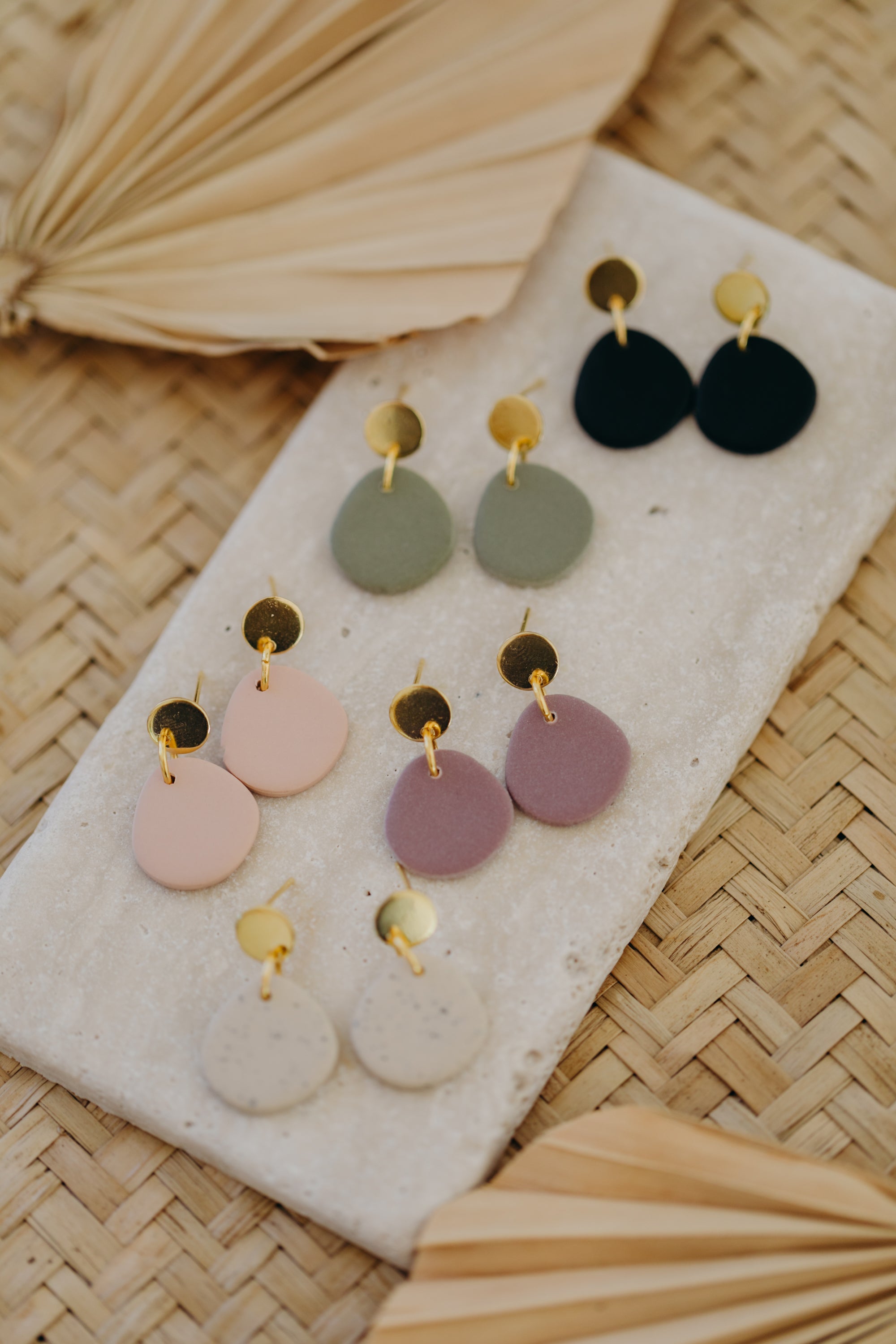 MARJA - small drop earrings gold