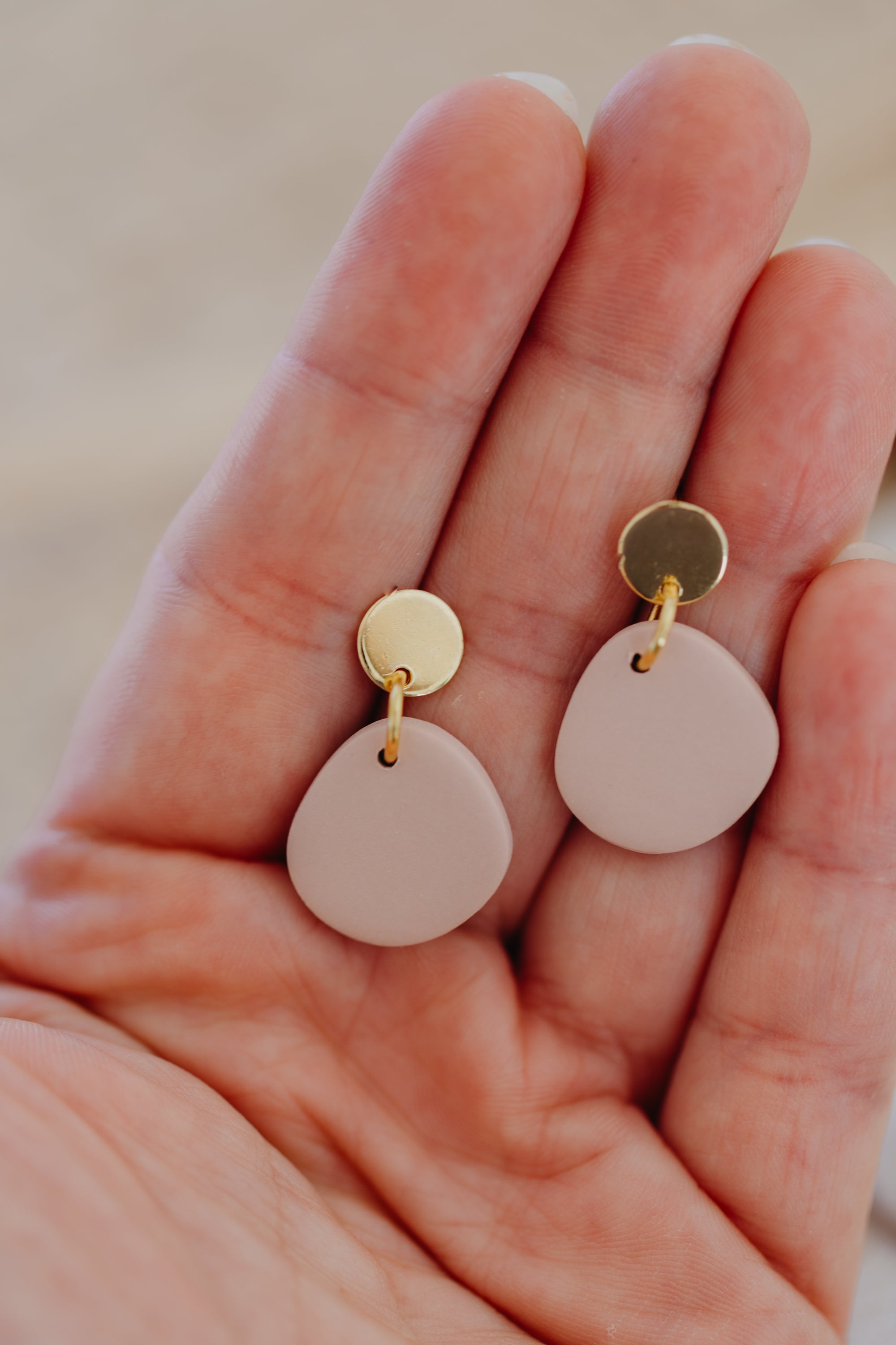 MARJA - small drop earrings gold