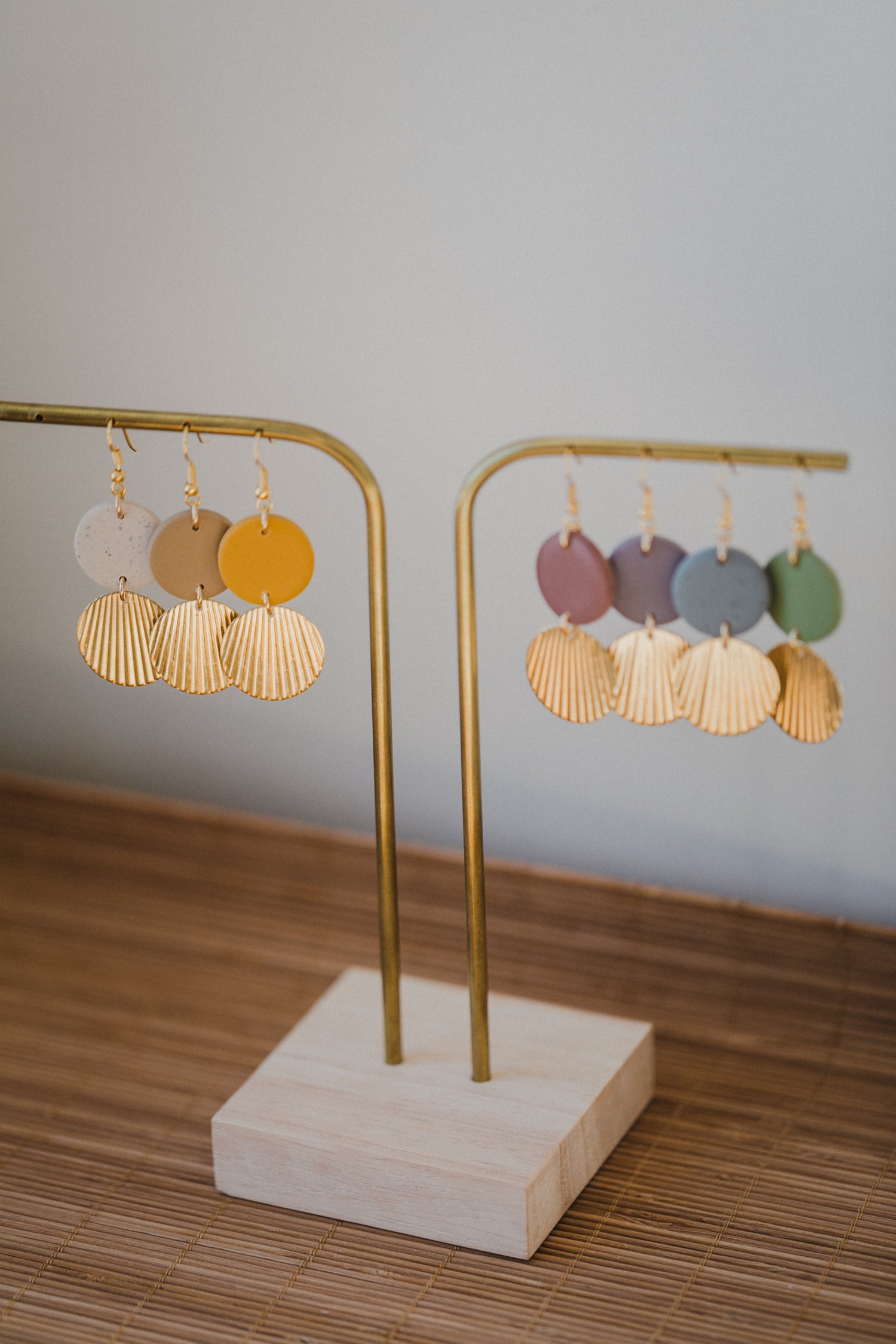 MARJA - small drop earrings gold