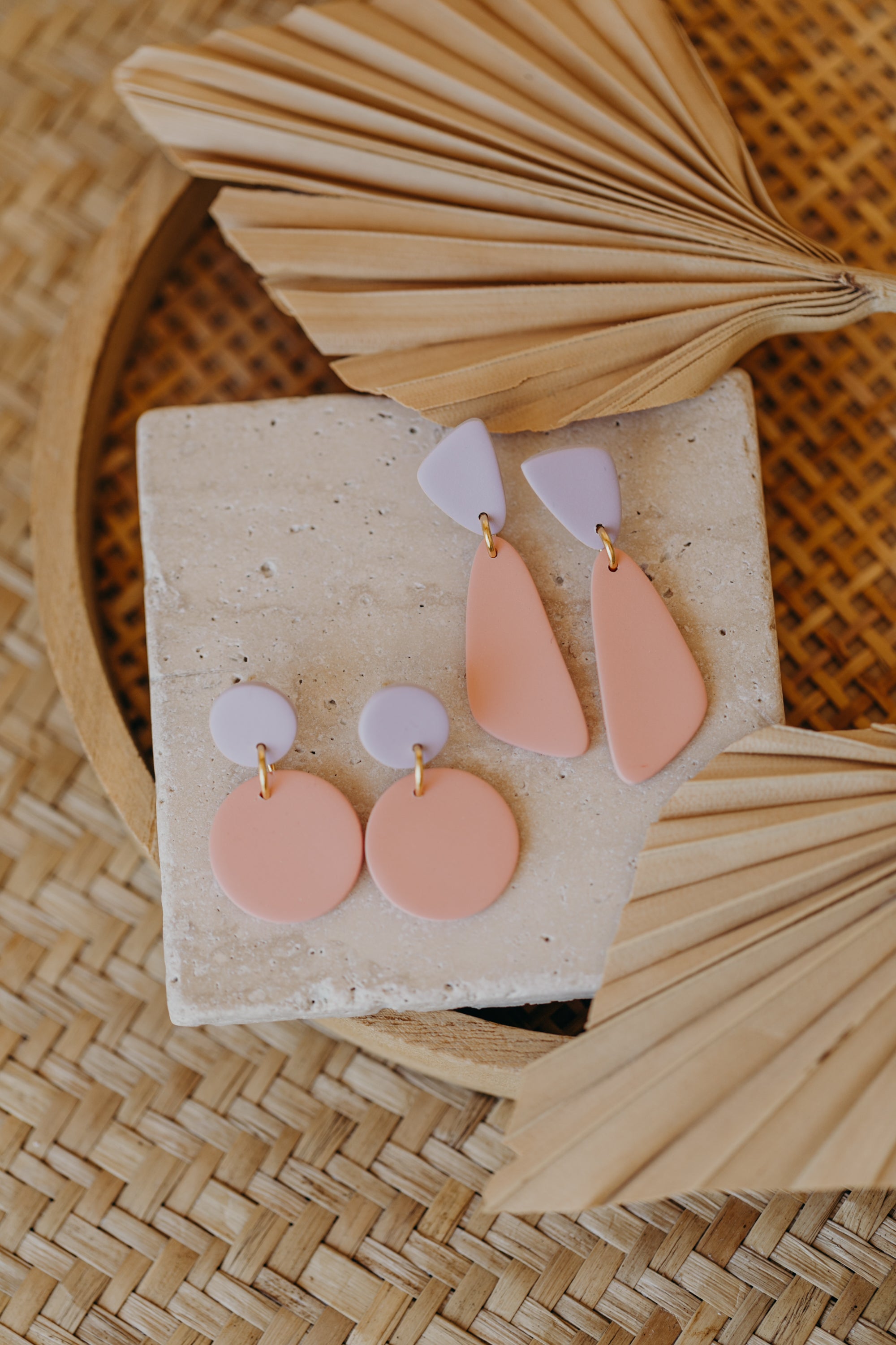 MALI - runde Ohrringe aus Polymer Ton in Pastell Lila und Peach