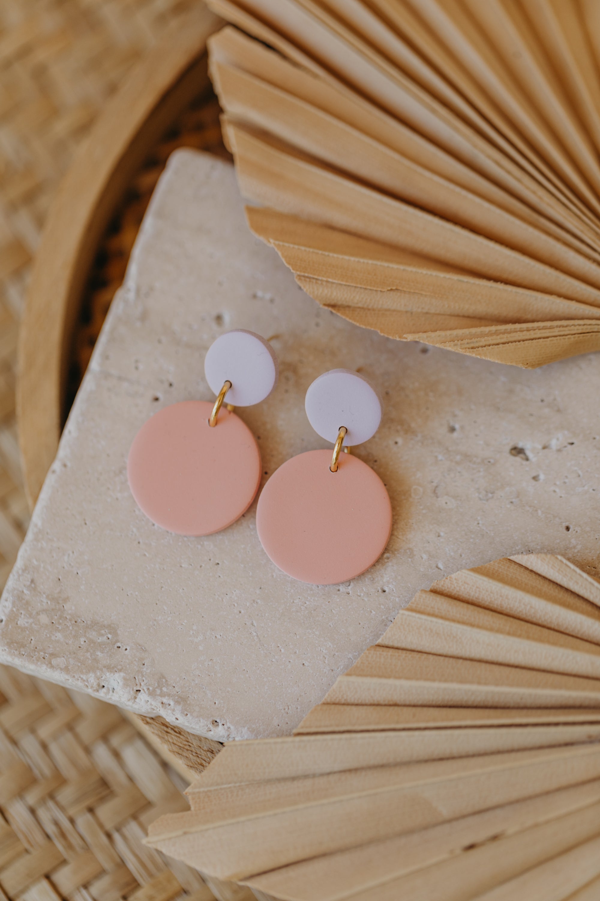 MALI - runde Ohrringe aus Polymer Ton in Pastell Lila und Peach