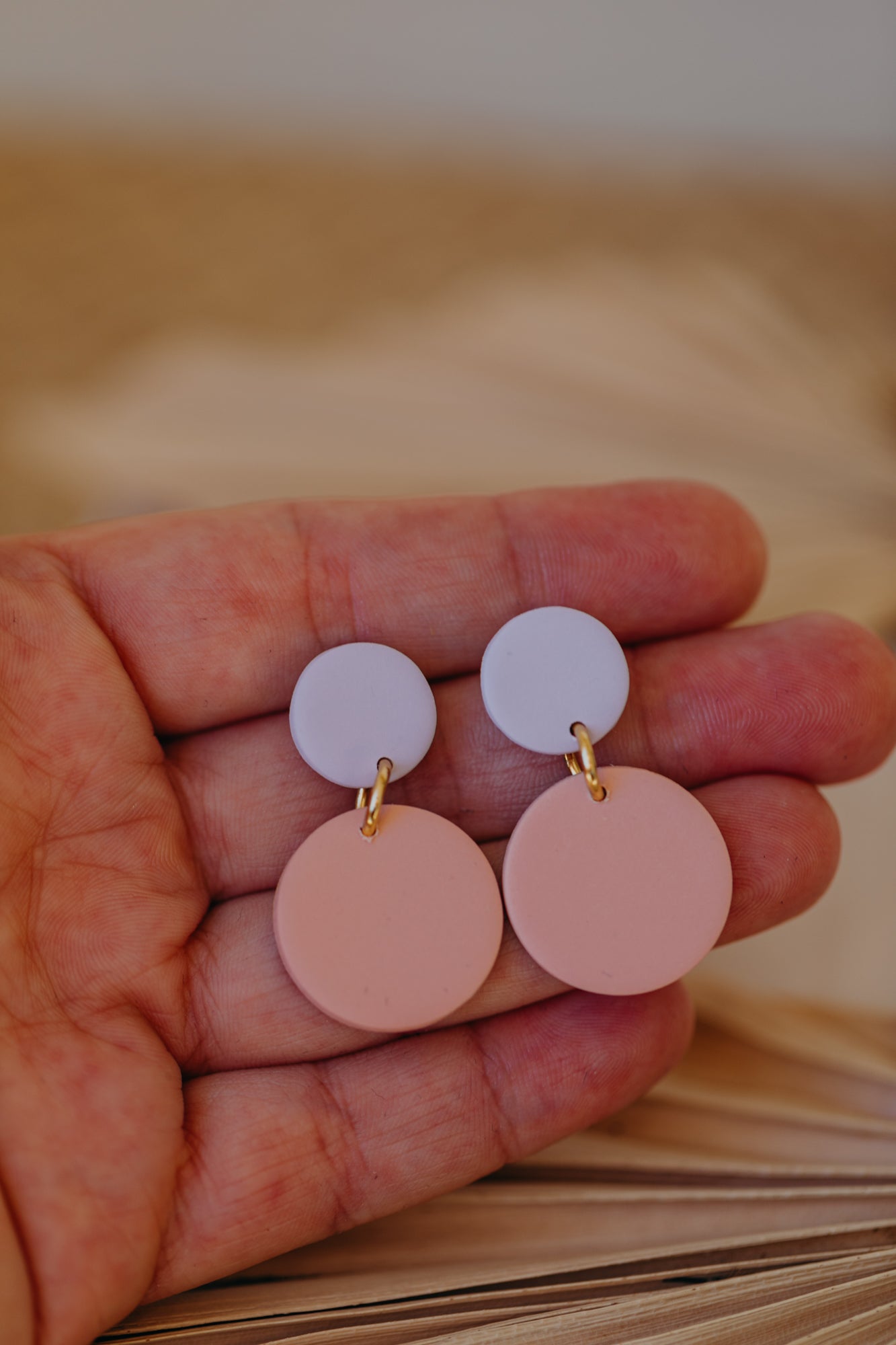 MALI - zweifarbige Ohrringe aus Polymer Ton in Pastell Lila und Peach