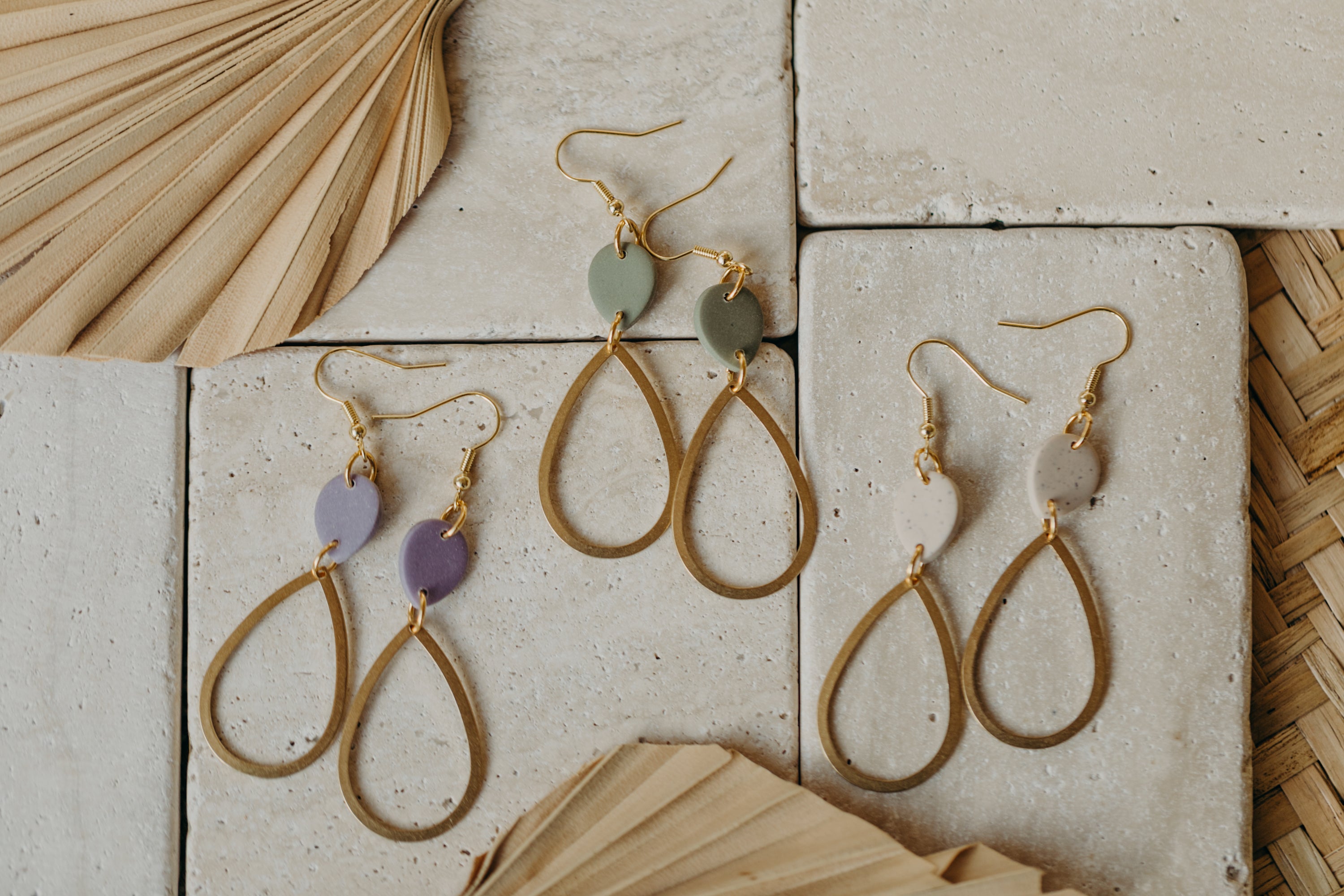 MARCELLA - lange grüne Polymer Ton Ohrringe mit Tropfen