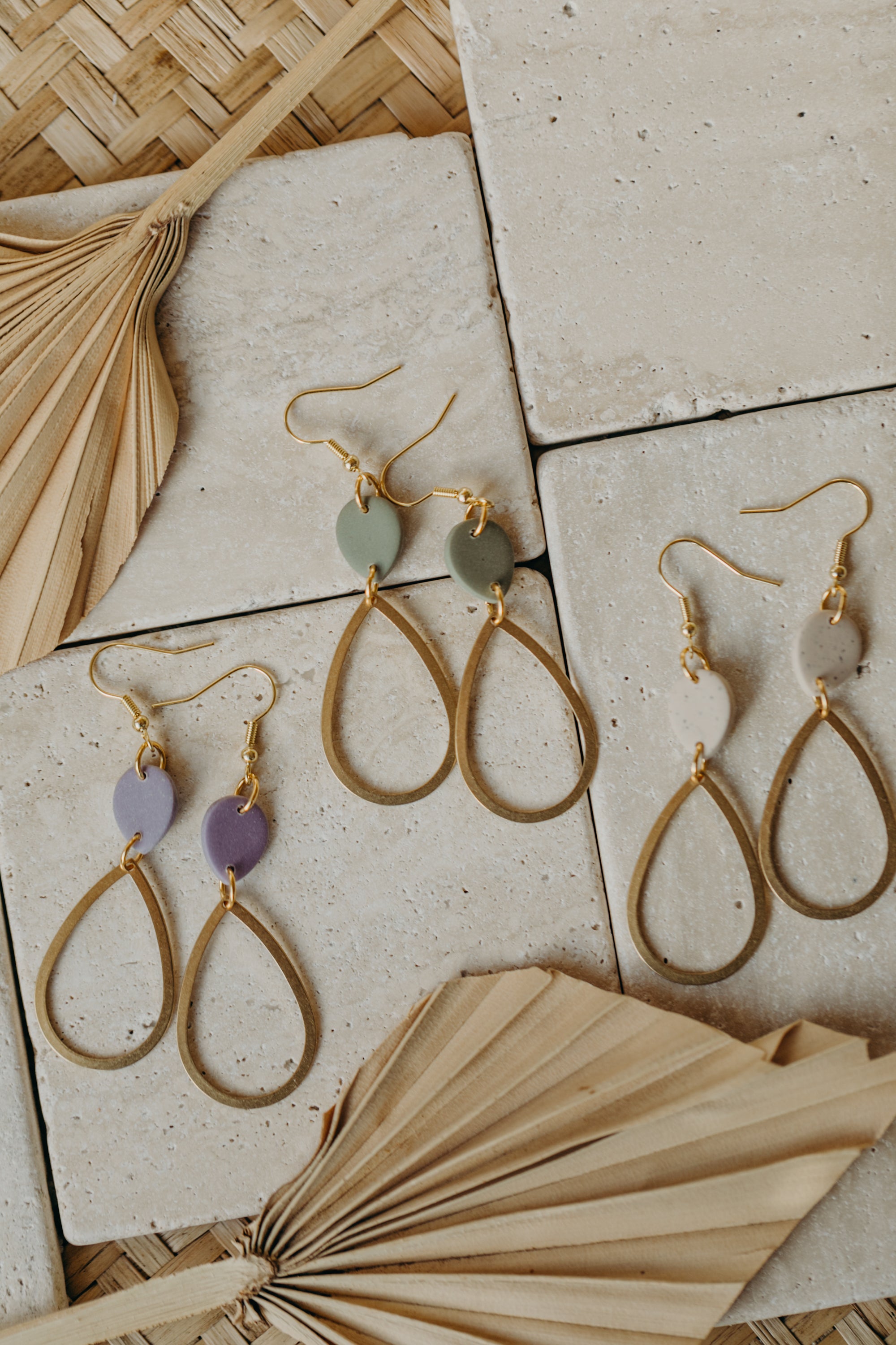 MARCELLA - lange grüne Polymer Ton Ohrringe mit Tropfen