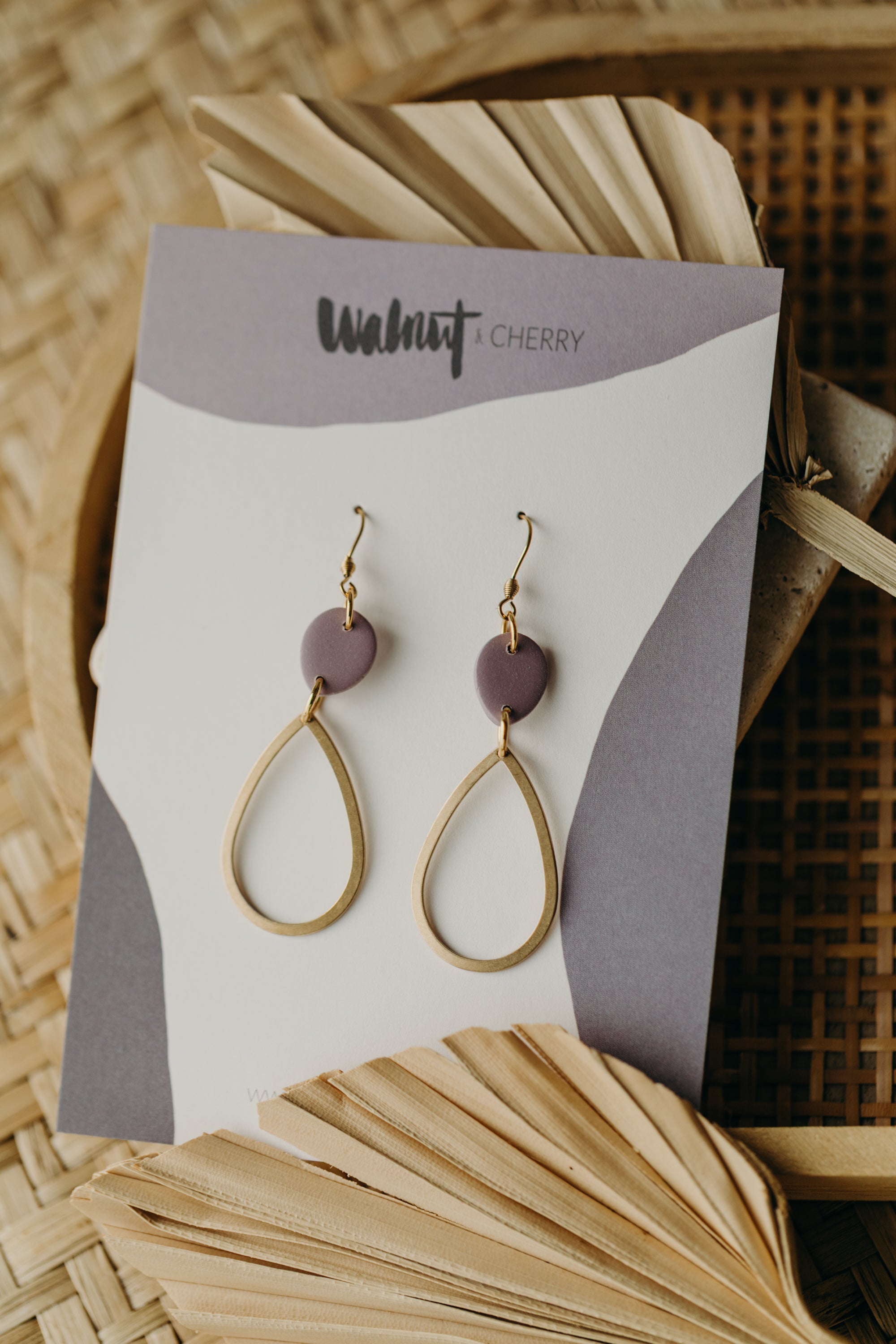 MARCELLA - lange Polymer Ton Ohrringe mit Tropfen in Flieder