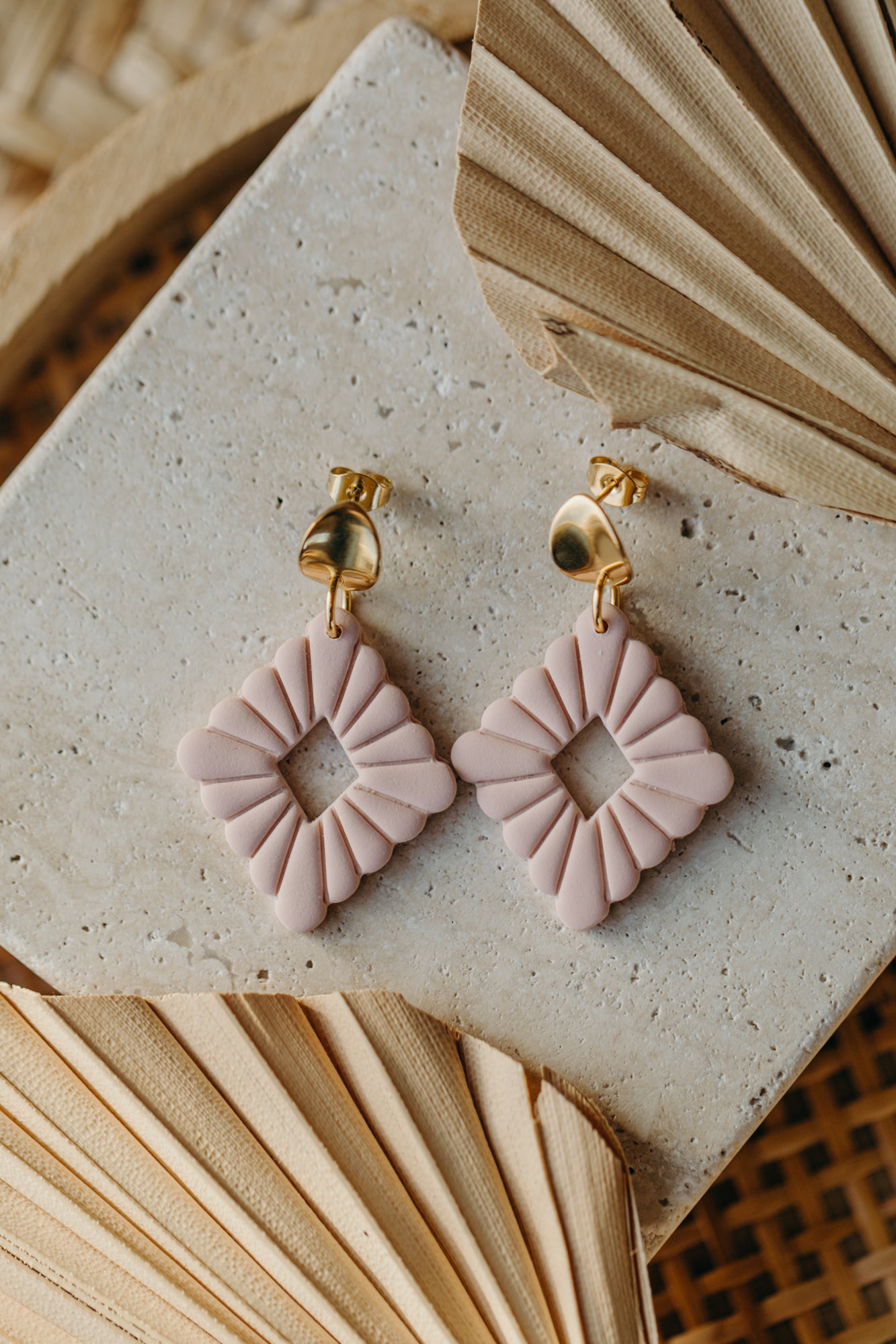 MARIE LOU - rosa Polymer Ton Ohrringe Raute