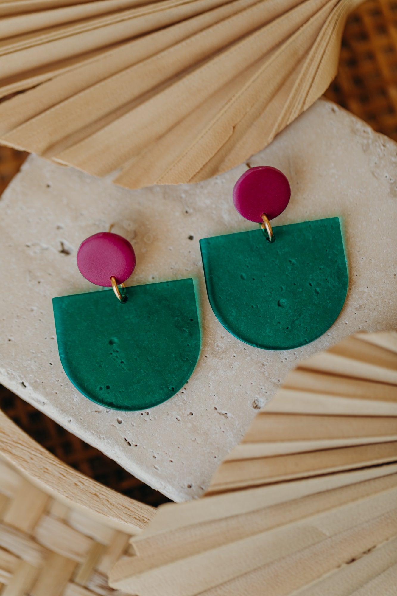 MELA – Statement Earrings in Fuchsia & Dark Green