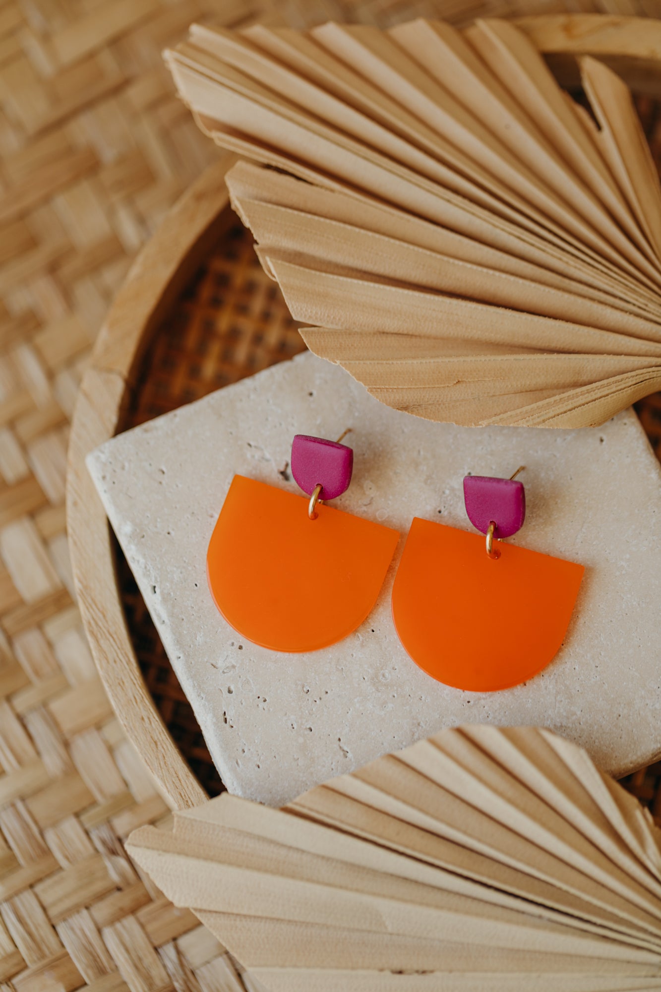 MELA – Statement Earrings in Fuchsia & Orange