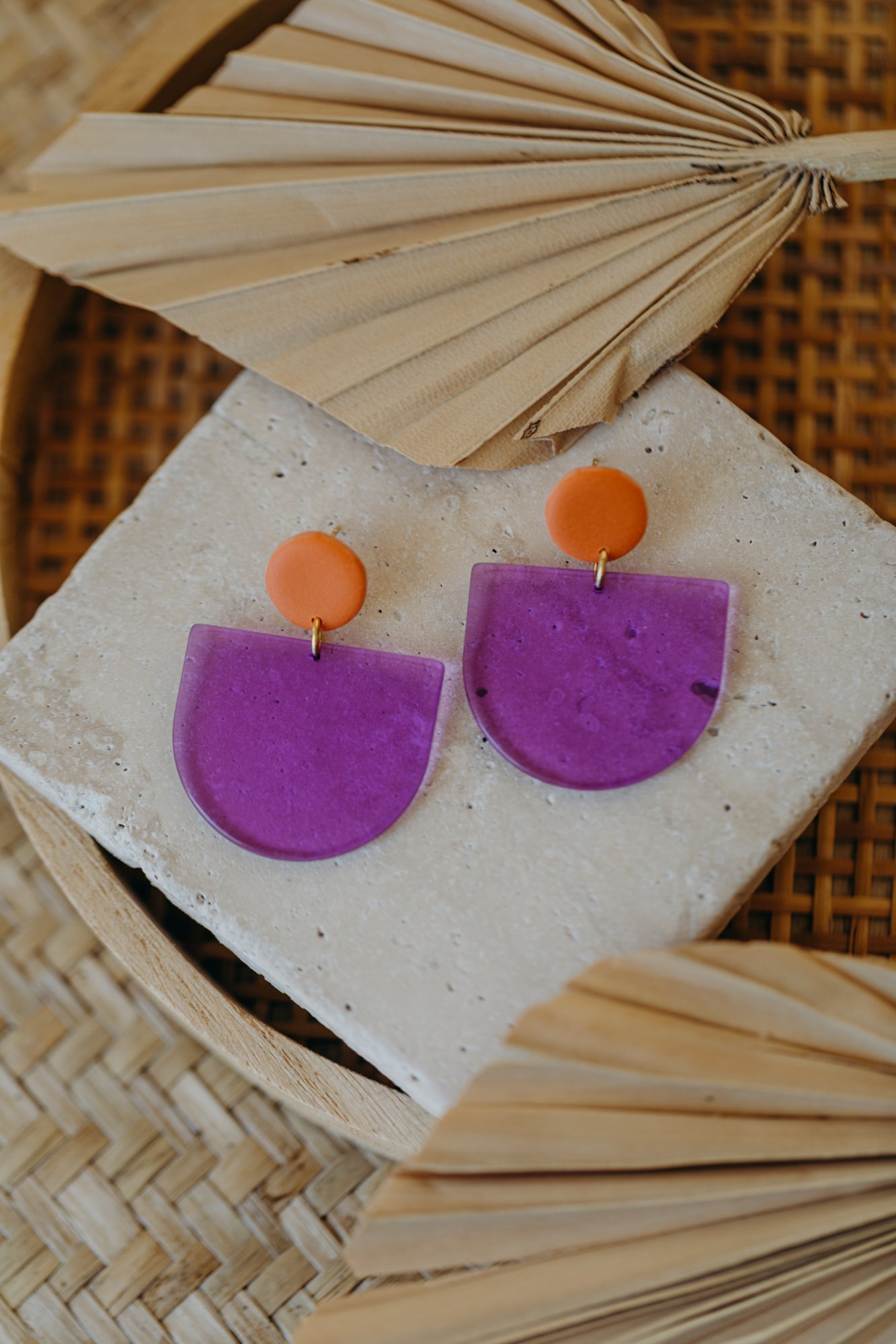 MELA – Statement-Ohrringe in Orange & Lila