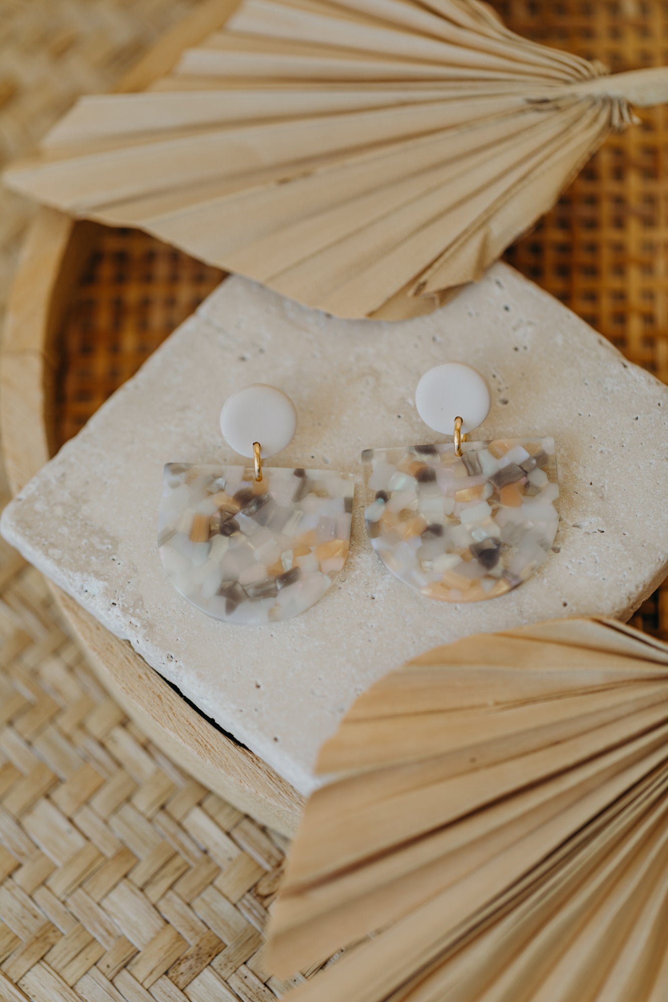 MELA - Statement Earrings in vanilla, beige & grey