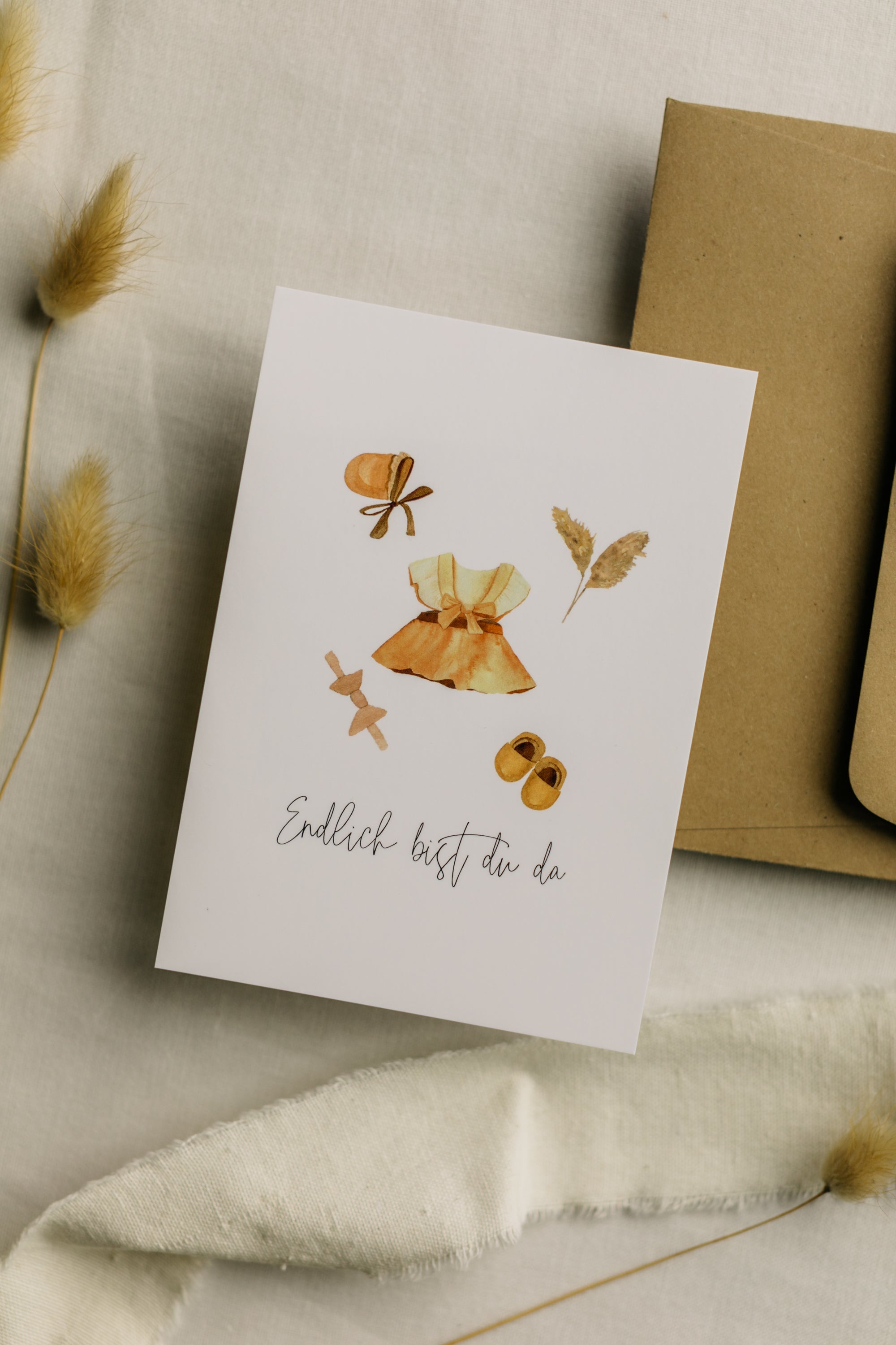 Postcard baby motifs girl with the print "Finally you are here"