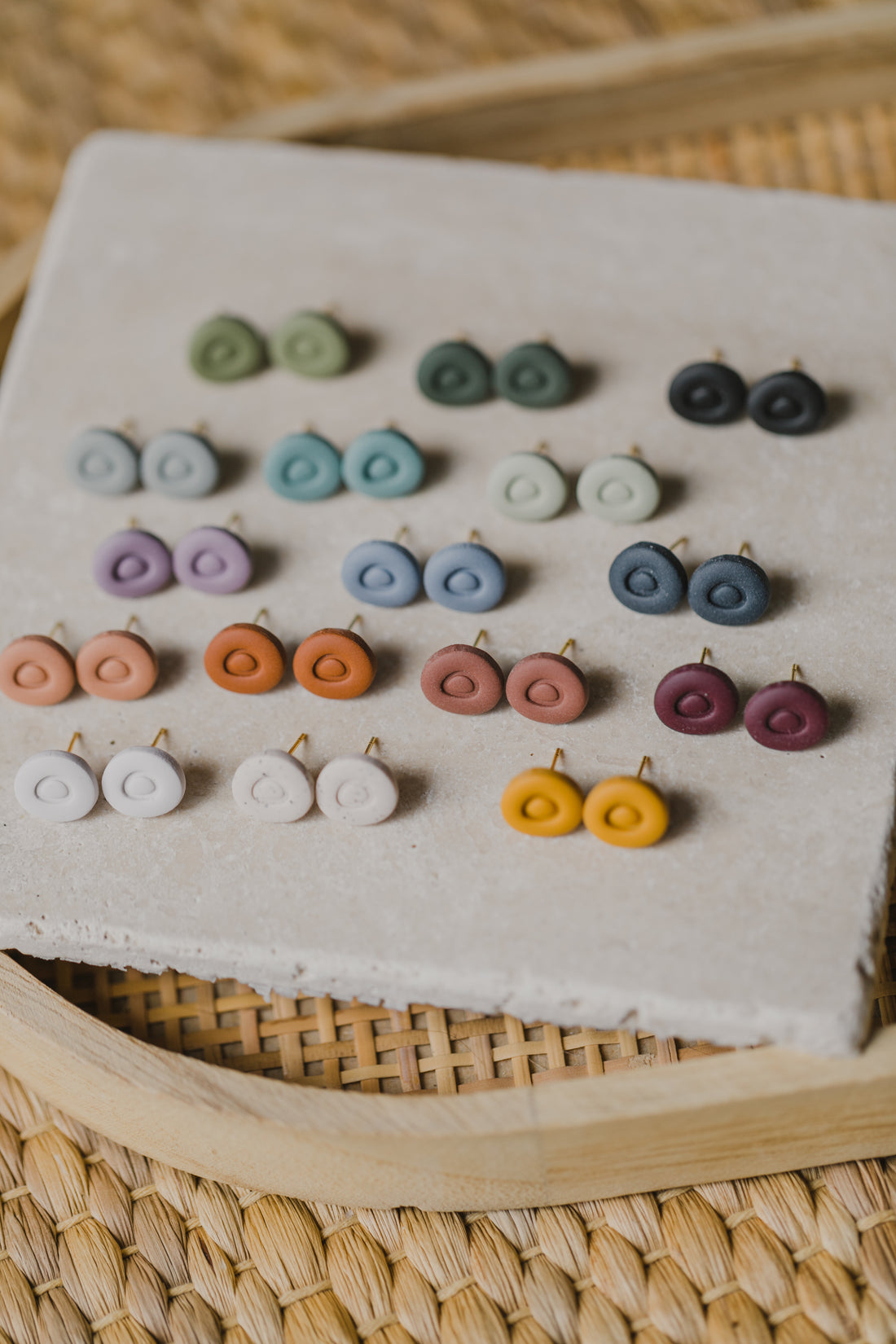 MAGALI - small oval colorful earrings made of polymer clay