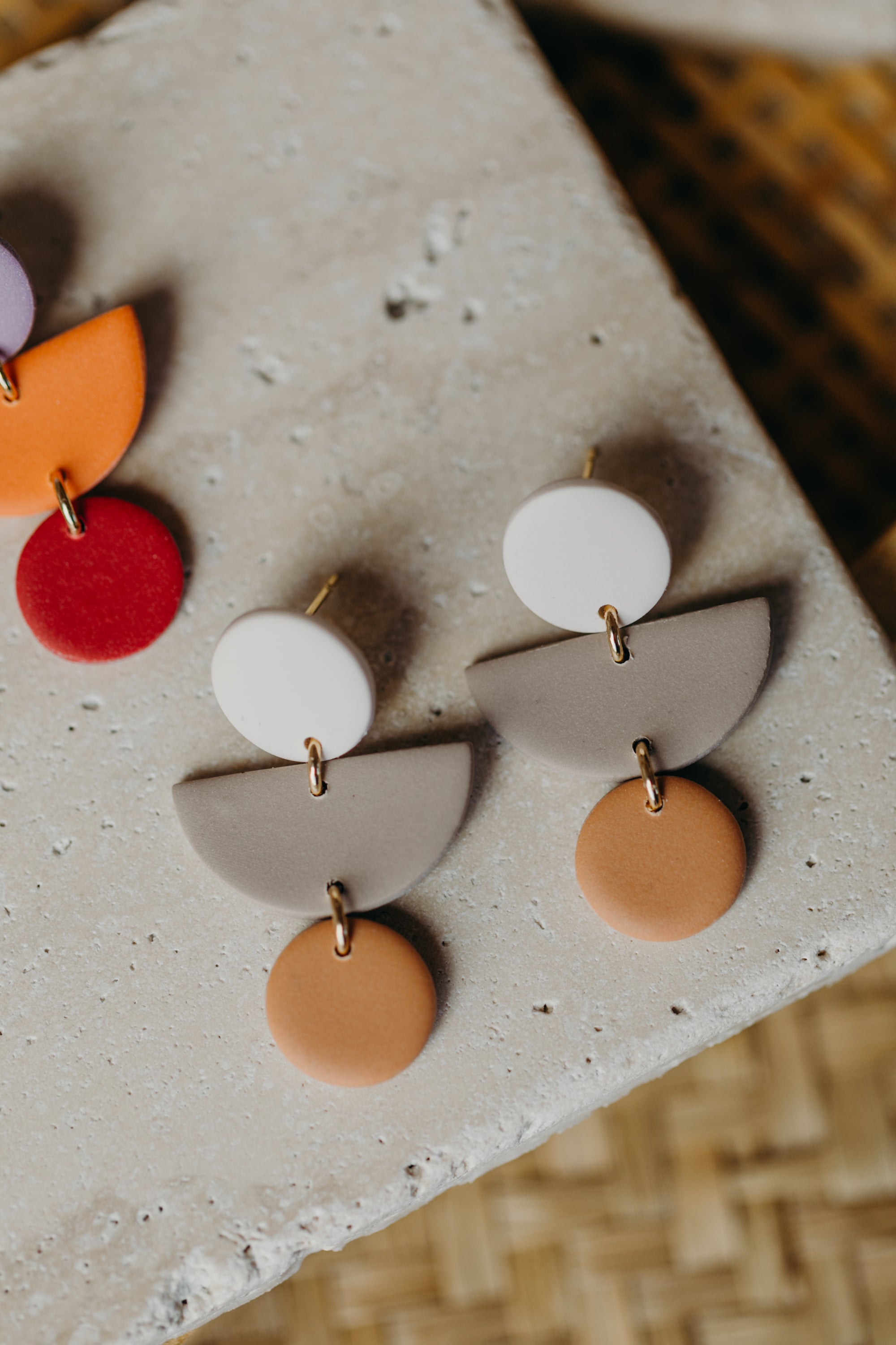 MAILIN - Polymer Ton Ohrringe in Vanille, Kieselstein und softe Mandarine