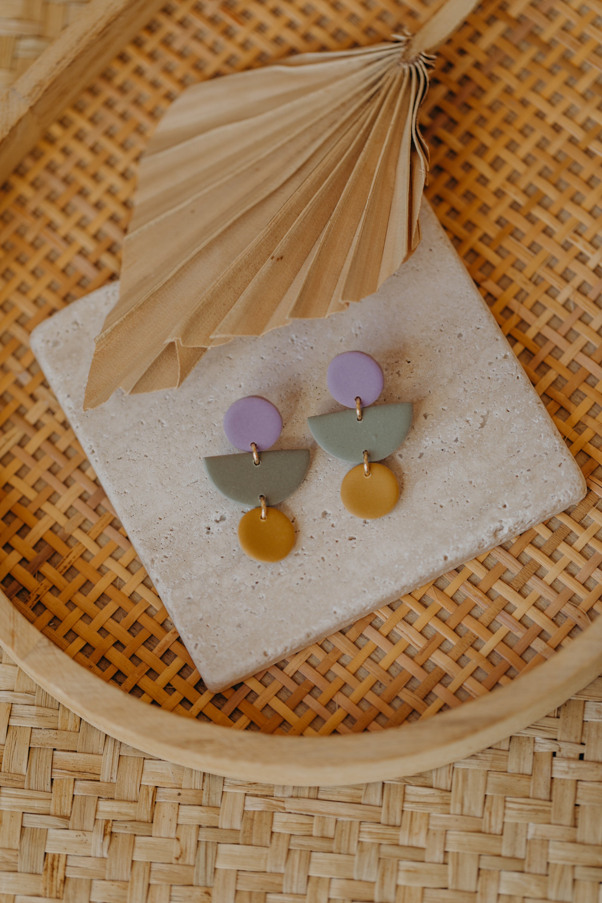 MAILIN - Polymer Ton Ohrringe in Hellem Lila, Eukalyptus Grün und softes Senfgelb