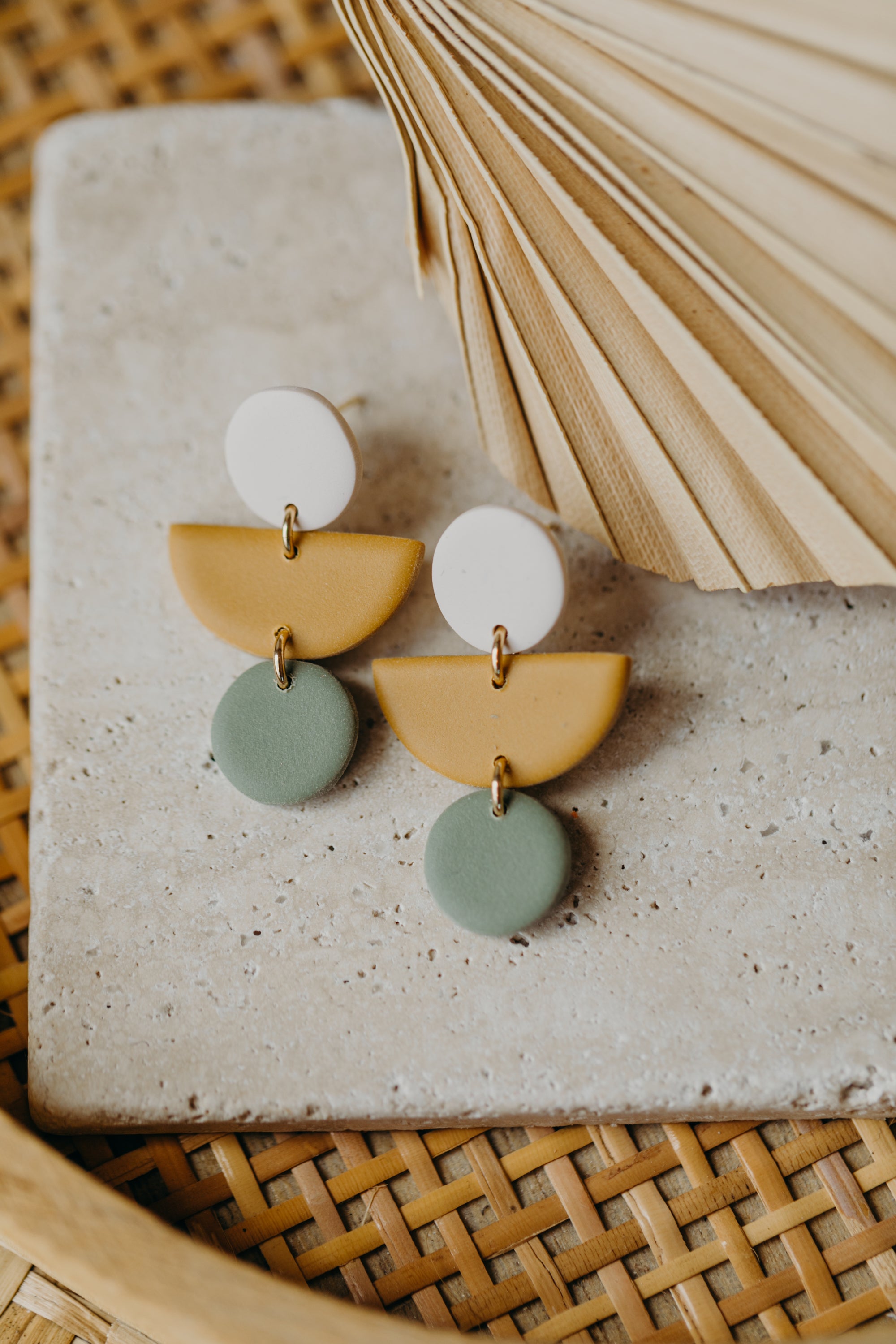 MAILIN - Polymer Ton Ohrringe in Vanille, softes Senfgelb und Eukalyptus Grün
