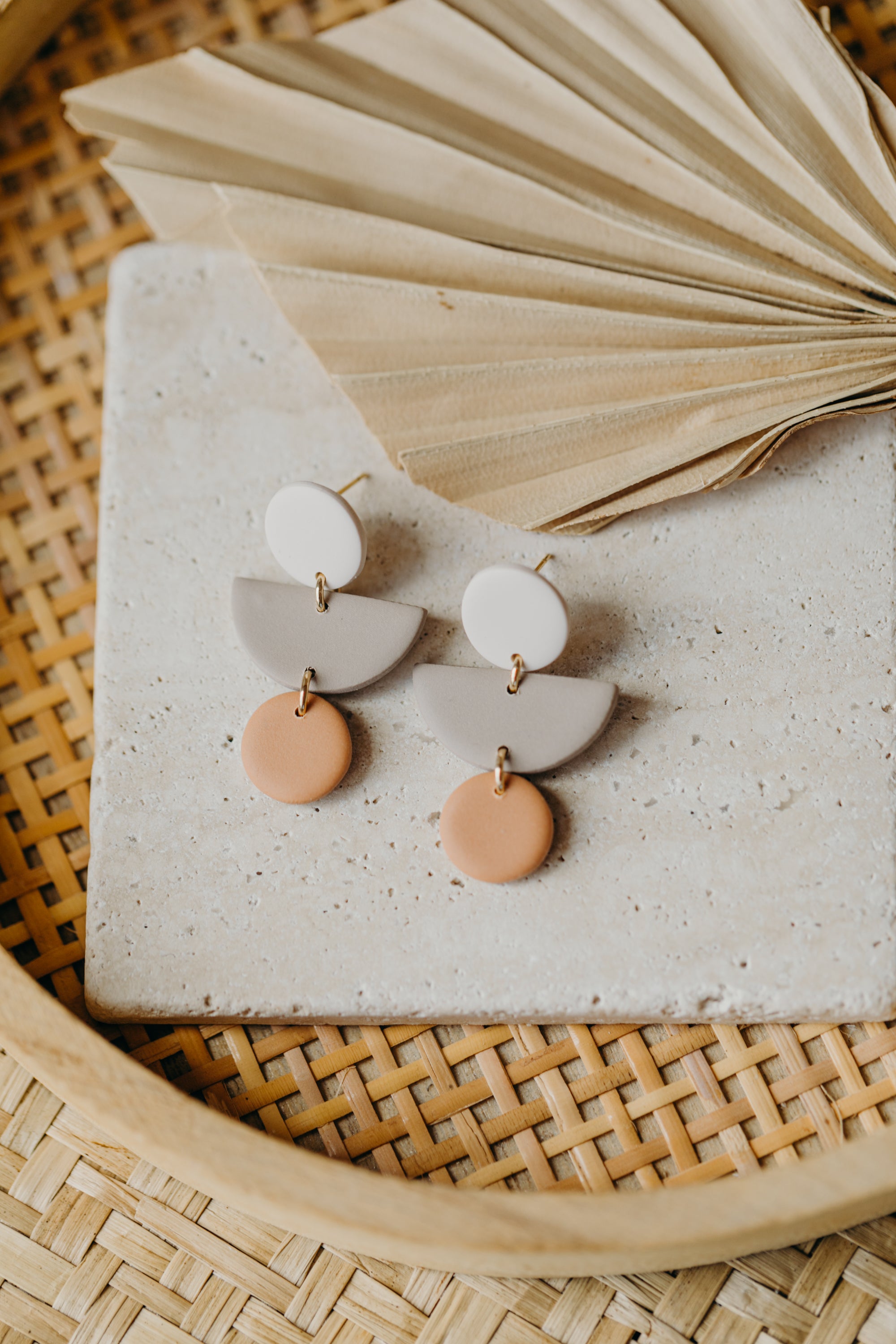 MAILIN - Polymer Ton Ohrringe in Vanille, Kieselstein und softe Mandarine