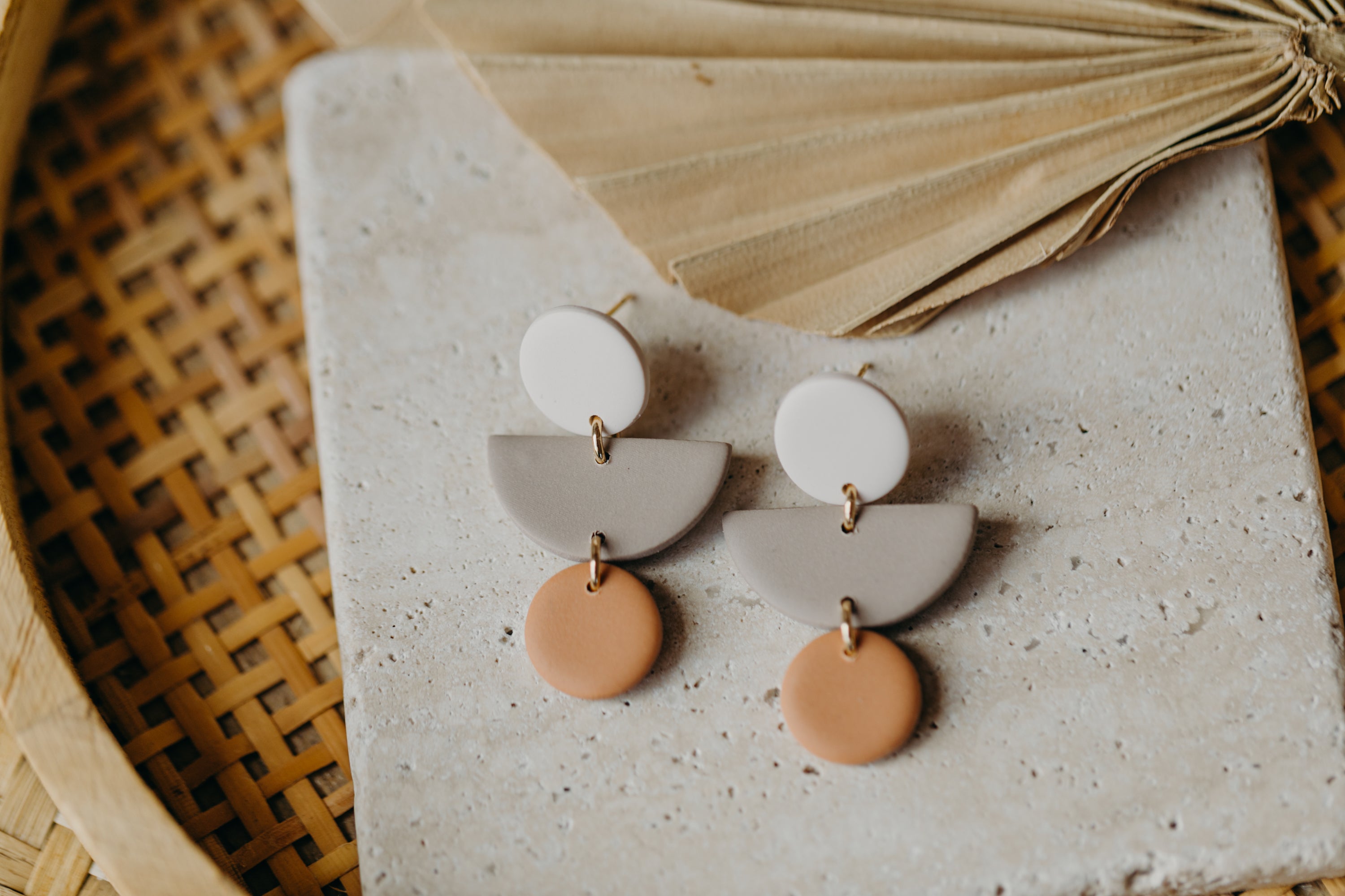 MAILIN - Polymer Ton Ohrringe in Vanille, Kieselstein und softe Mandarine