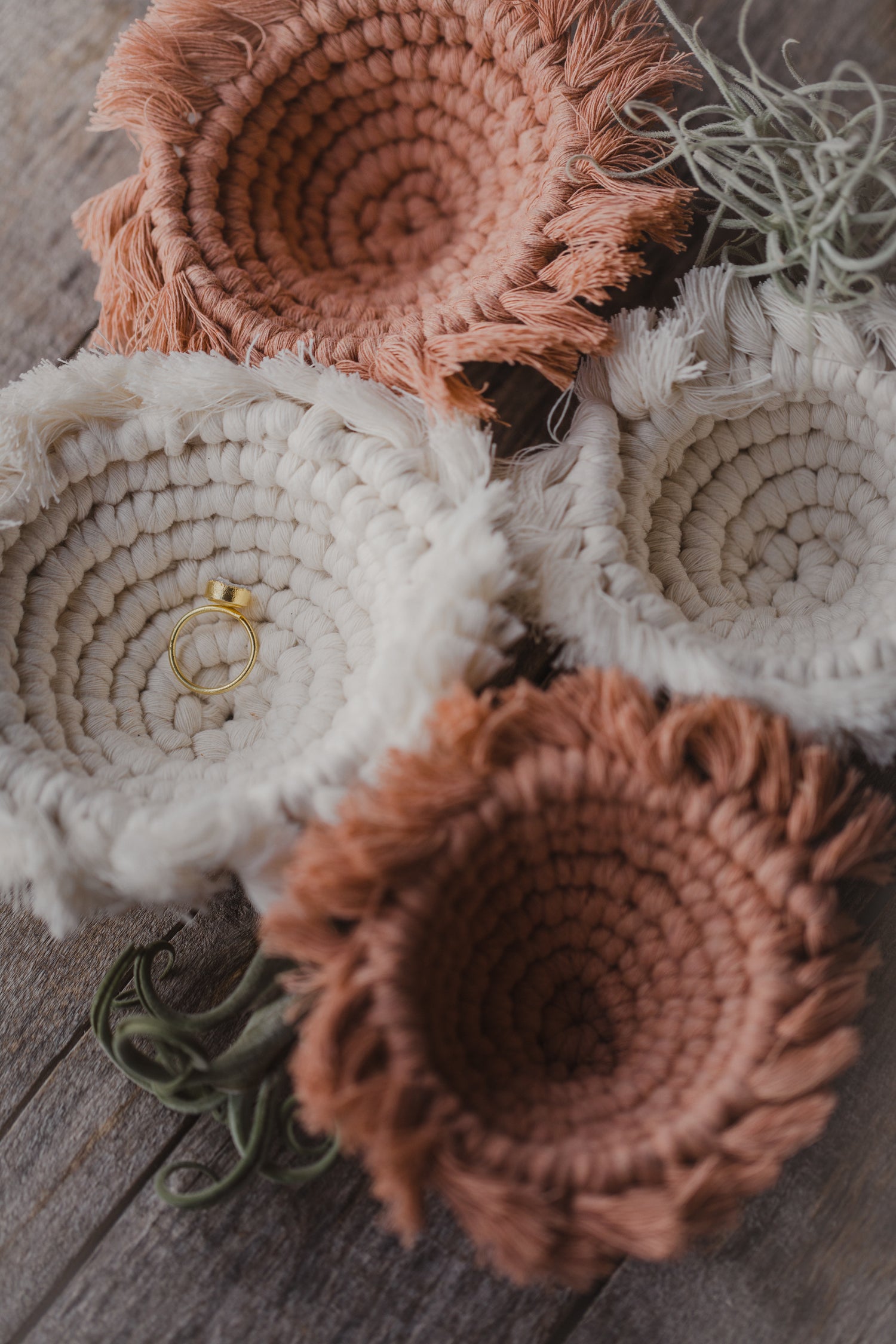 Macrame ring bowl in old pink