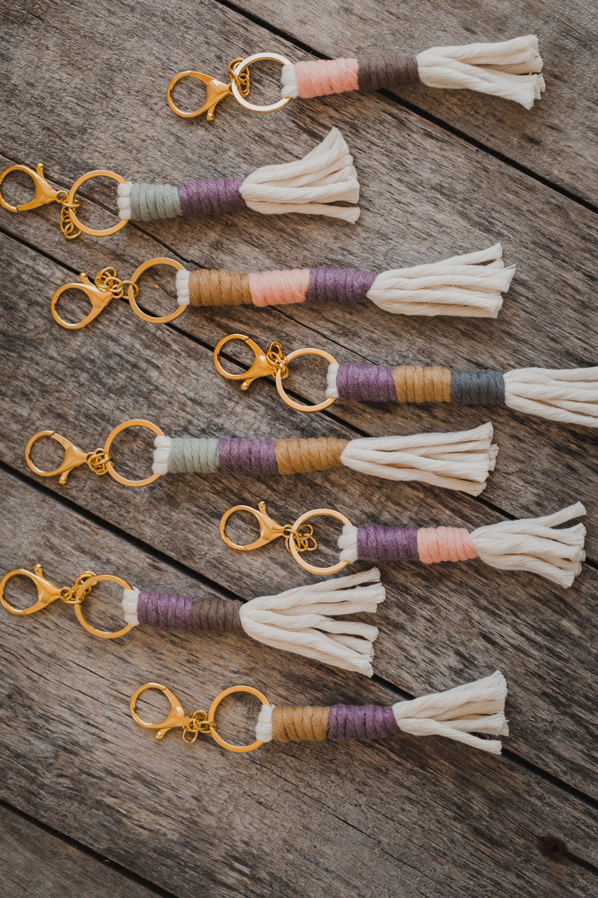 MONI - Macrame keychain