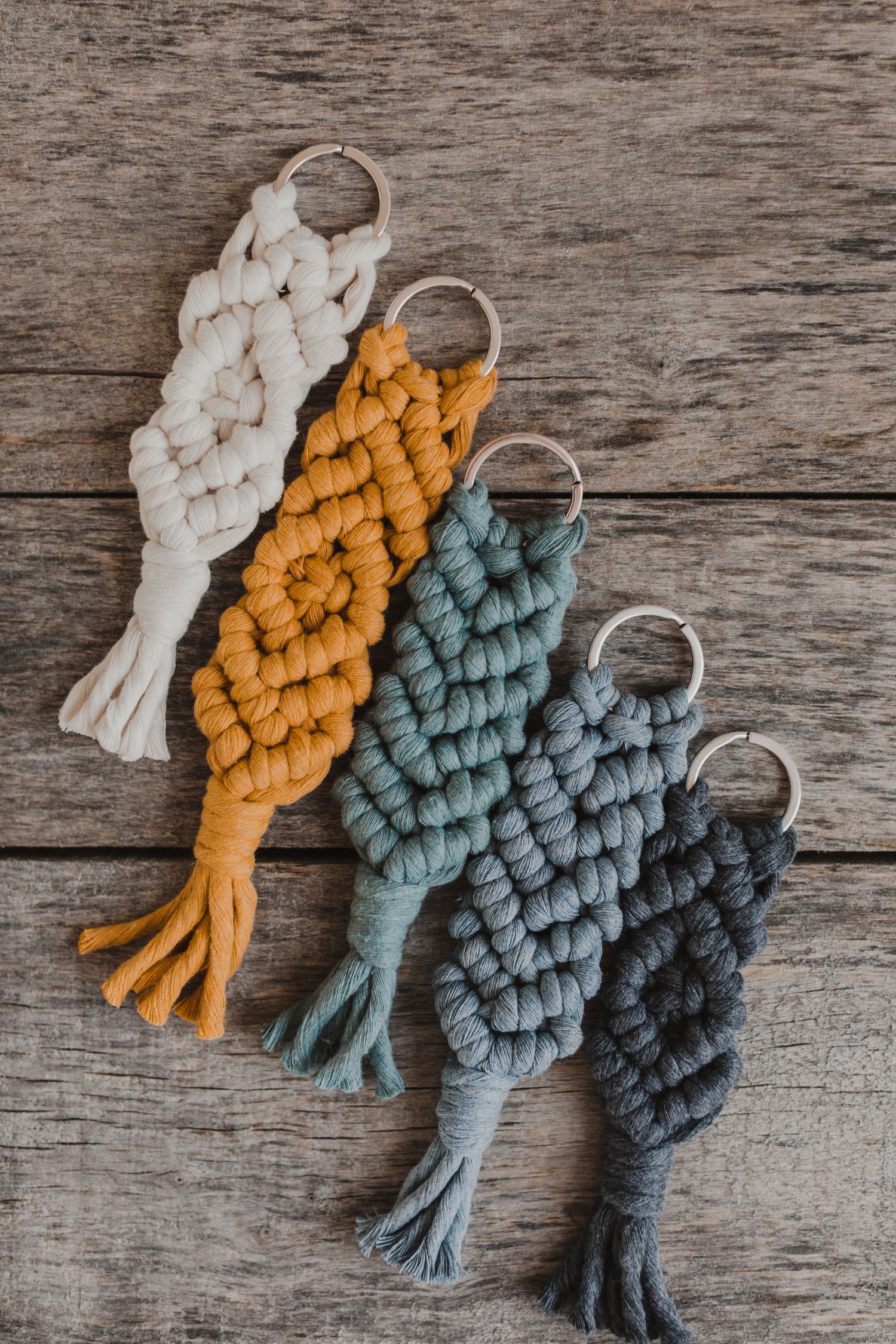 LUCAS - Macrame keychain