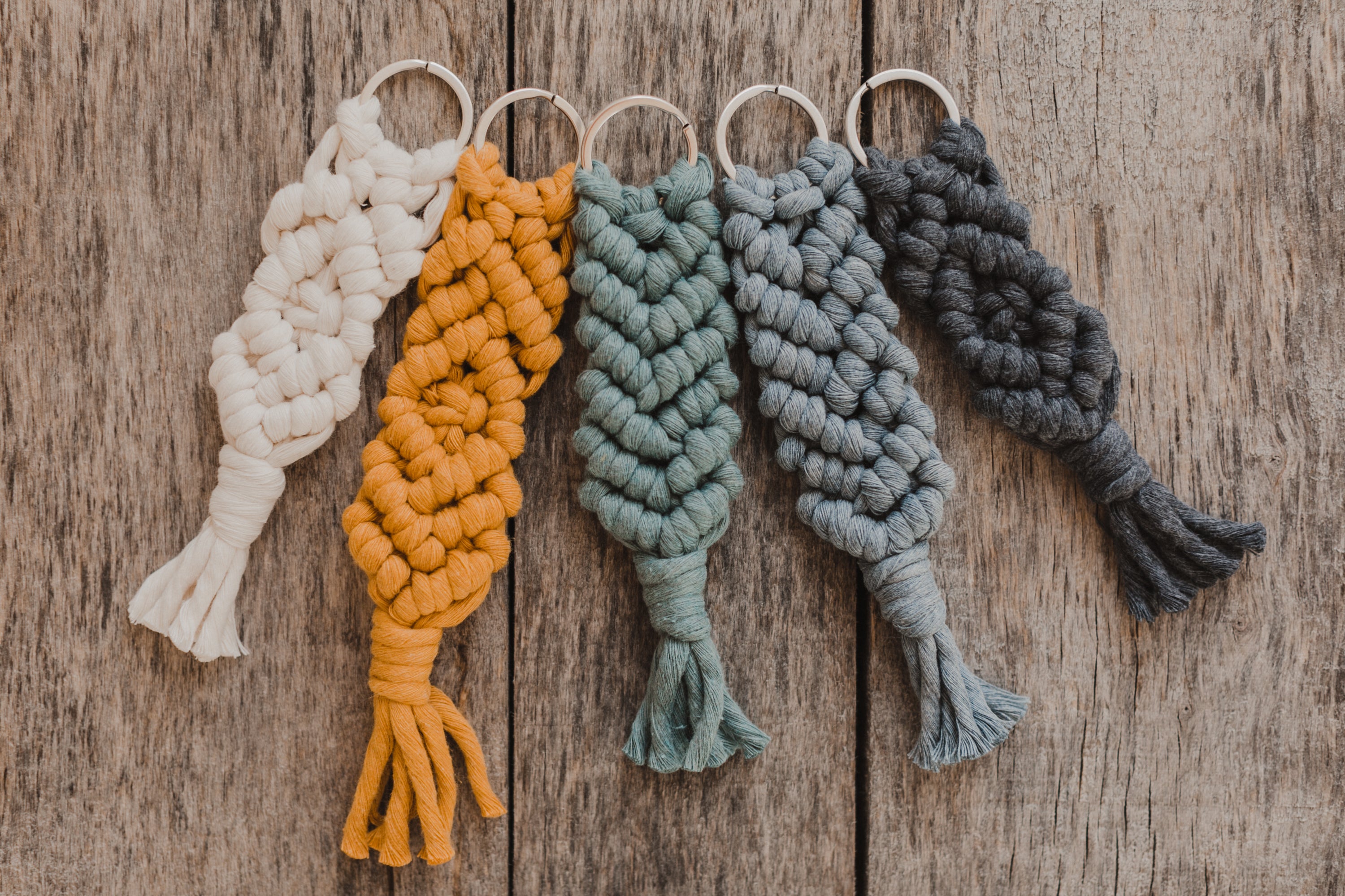 LUCAS - Macrame keychain