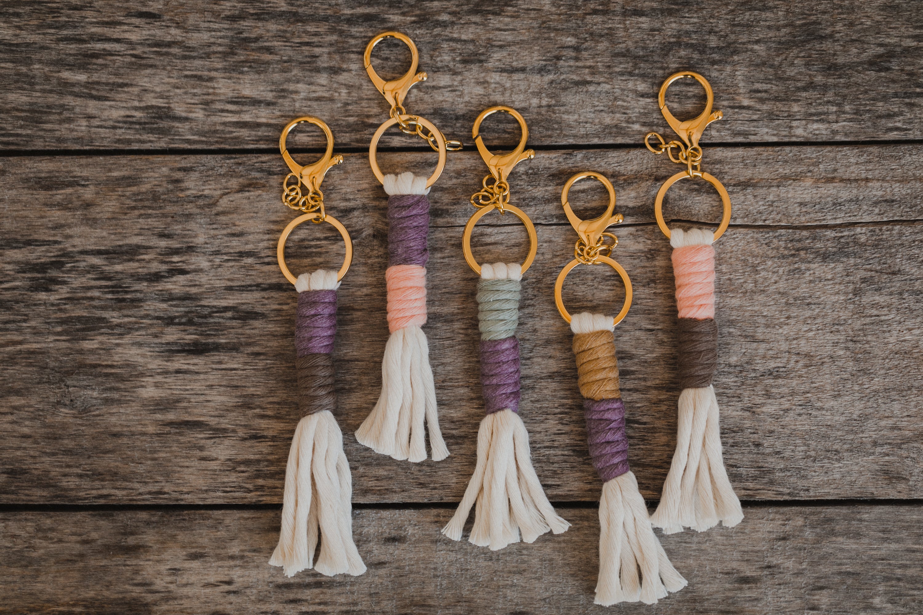 MONI - Macrame keychain