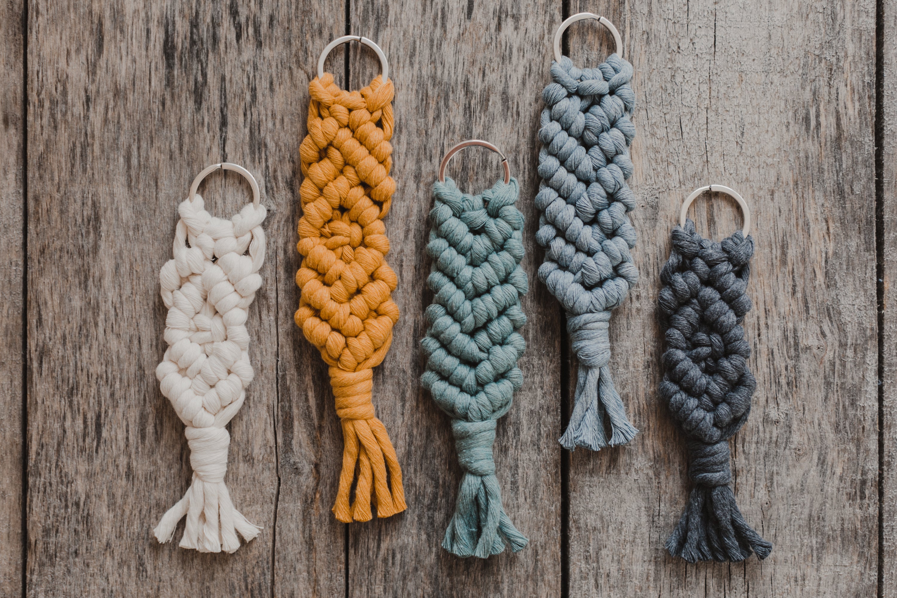 LUCAS - Macrame keychain