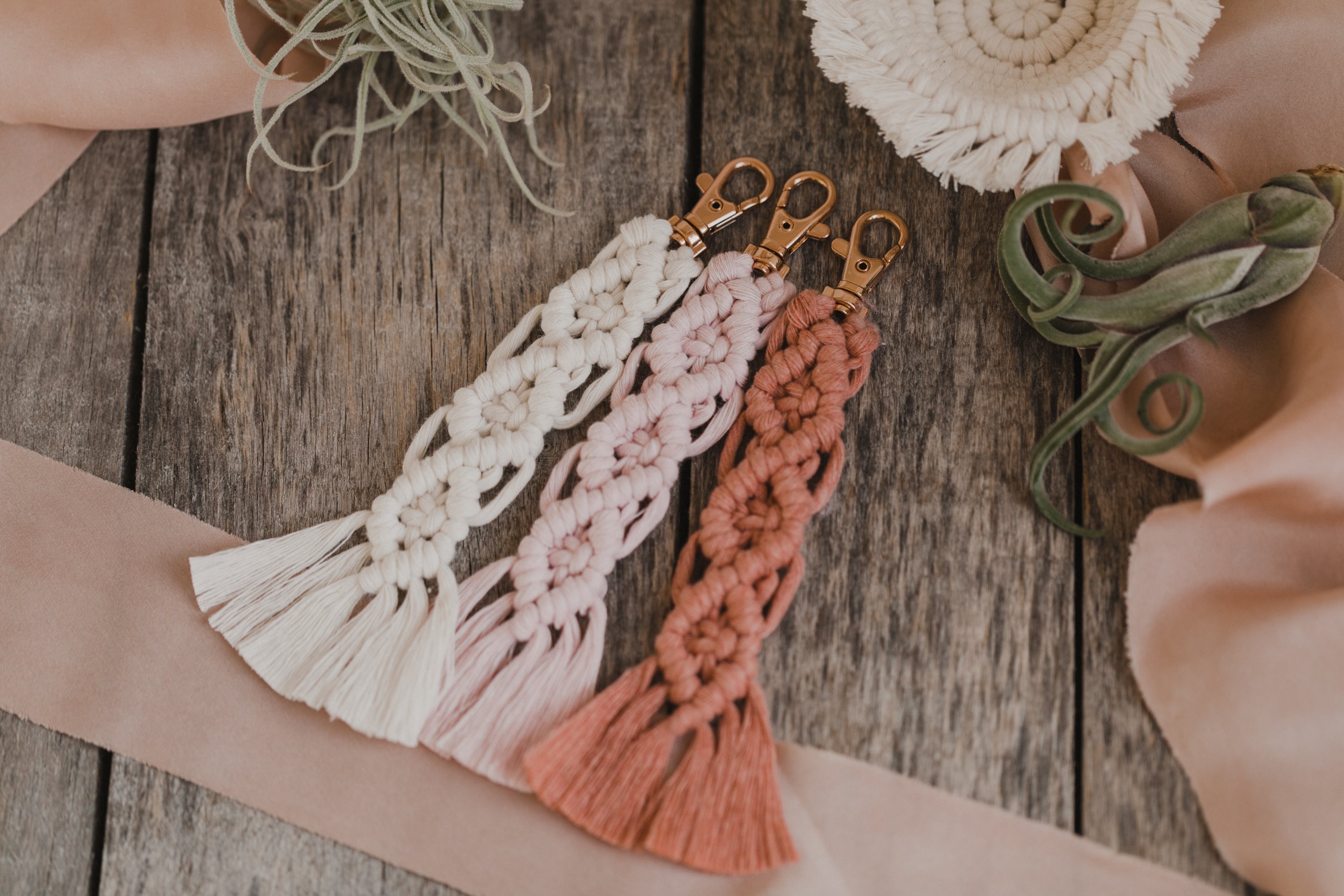 ROSE Macrame Keychain Set